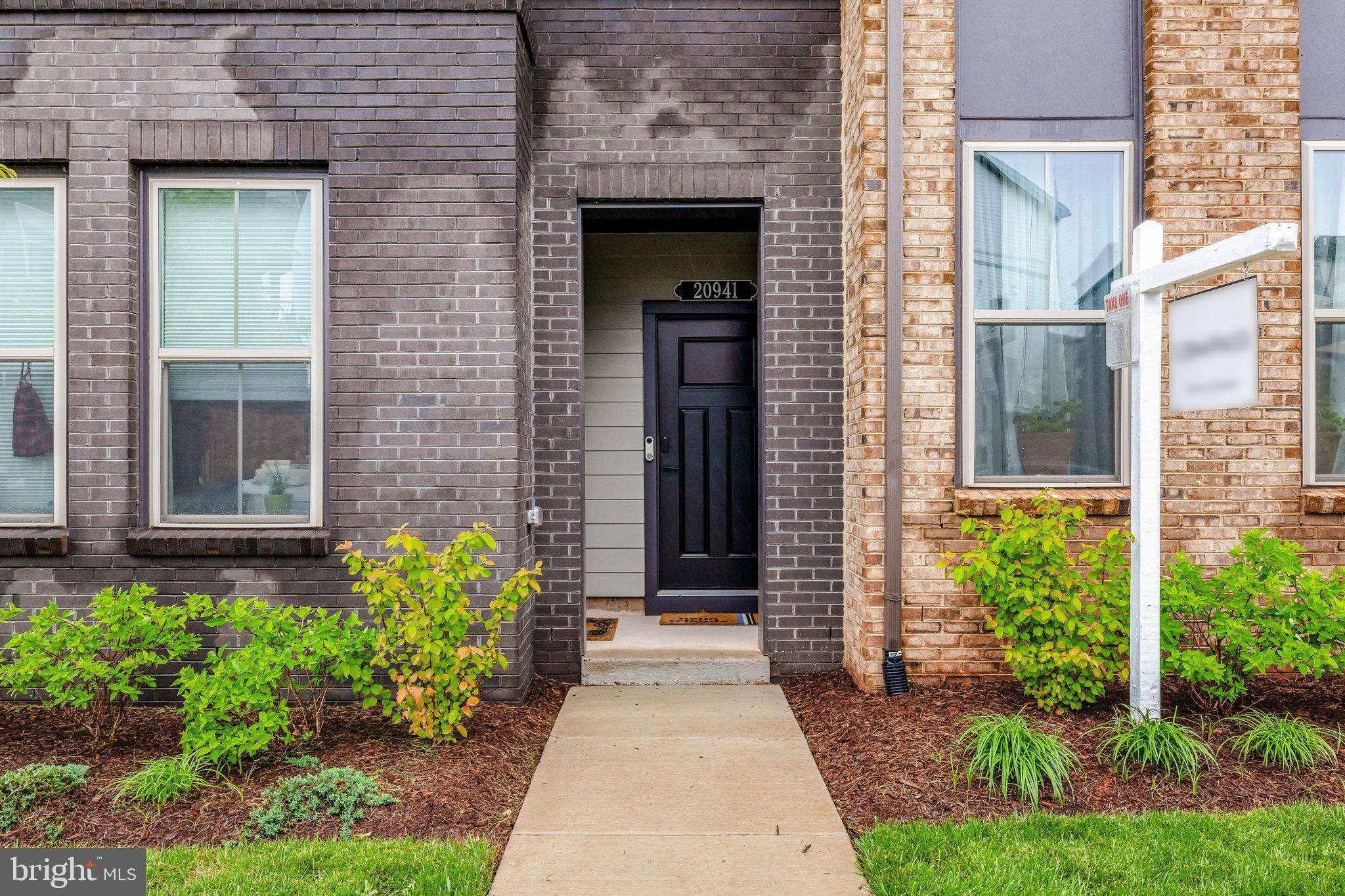 Sterling, VA 20165,20941 BLUEBIRD SQ
