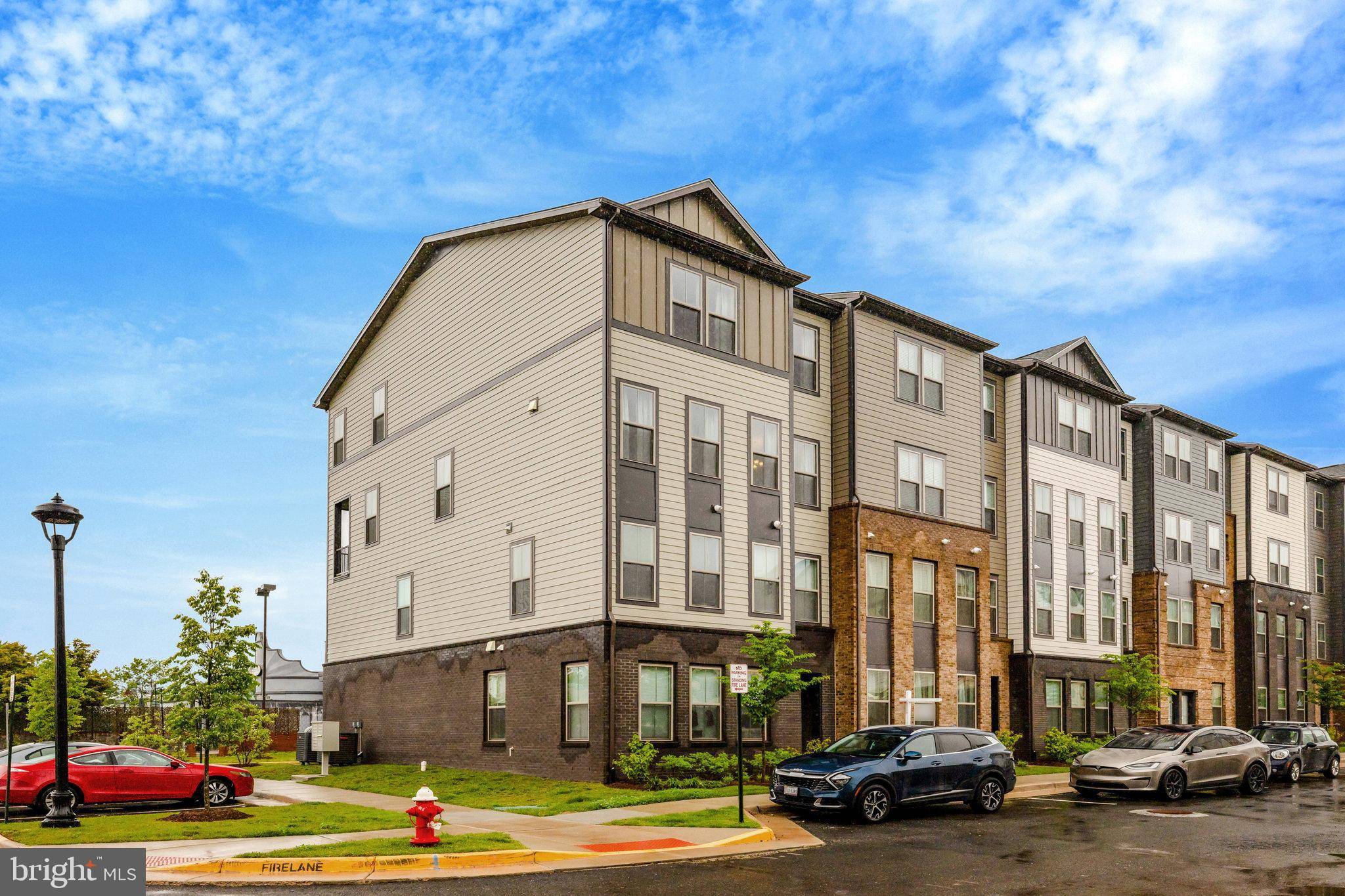 Sterling, VA 20165,20941 BLUEBIRD SQ