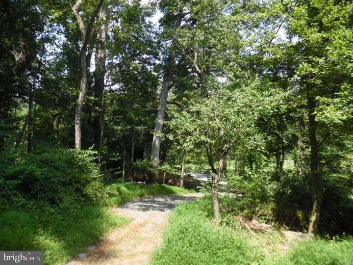 Oakton, VA 22124,11050 STUART MILL RD