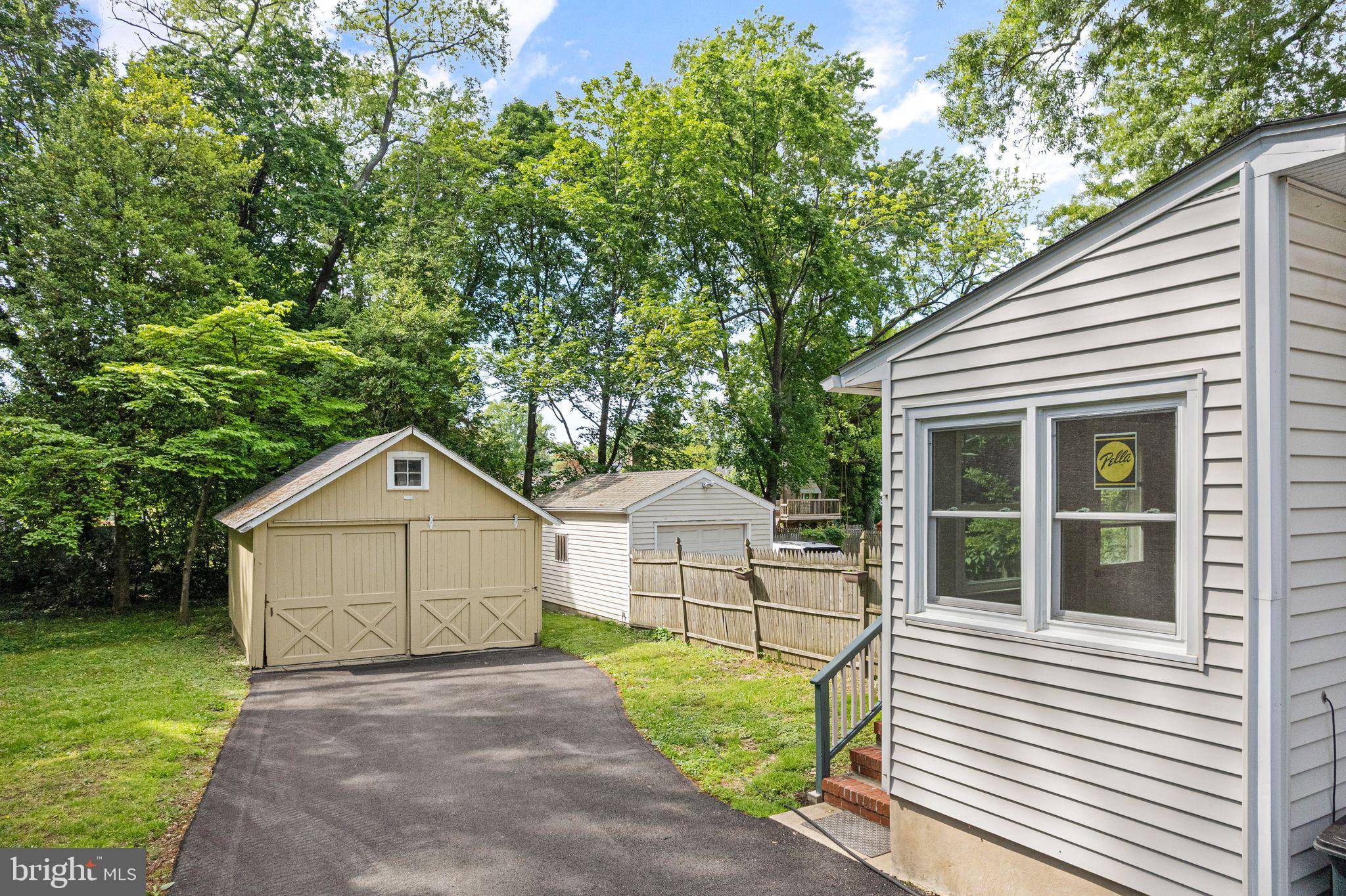 Moorestown, NJ 08057,8 E OAK AVE