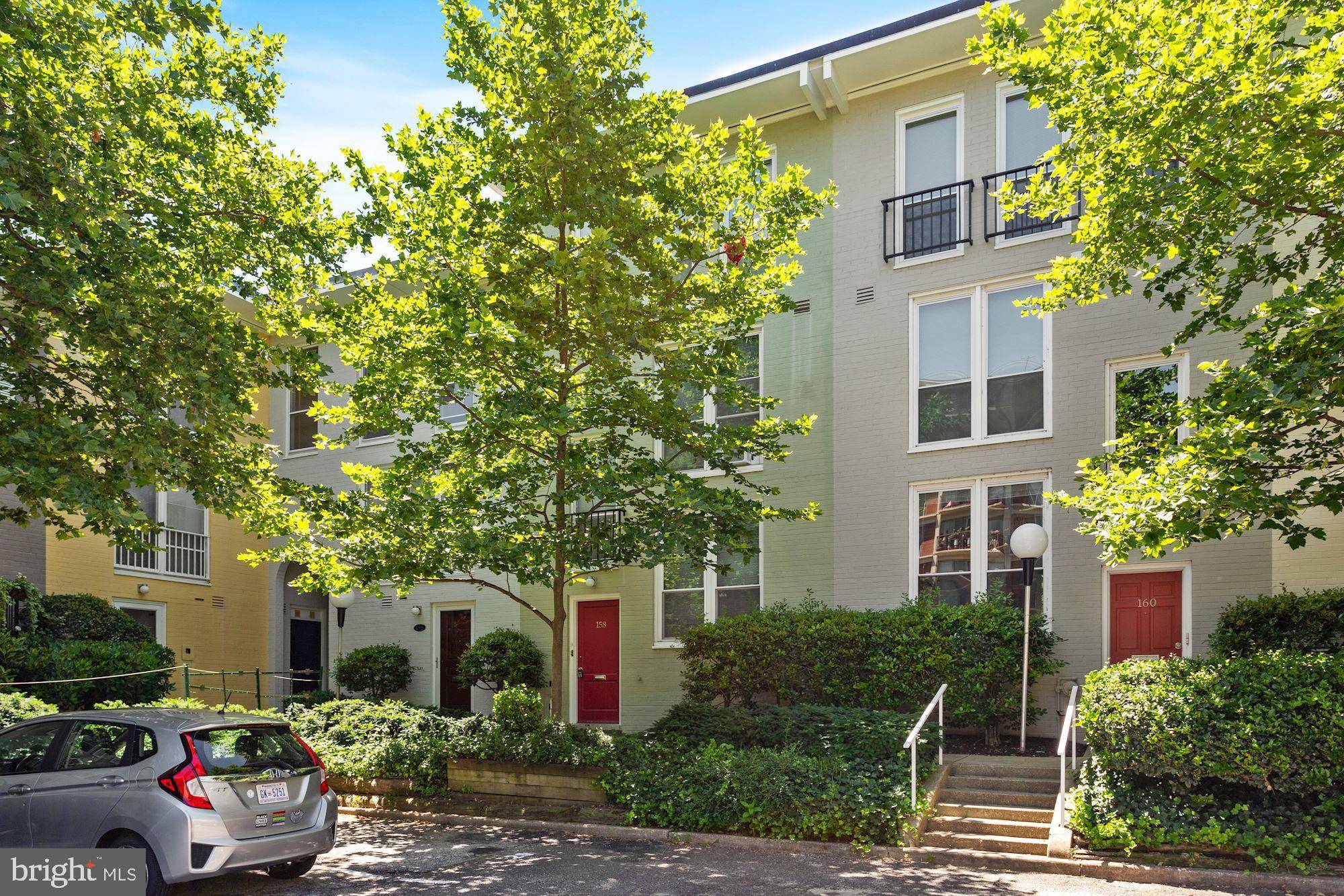 Washington, DC 20024,158 G ST SW #147