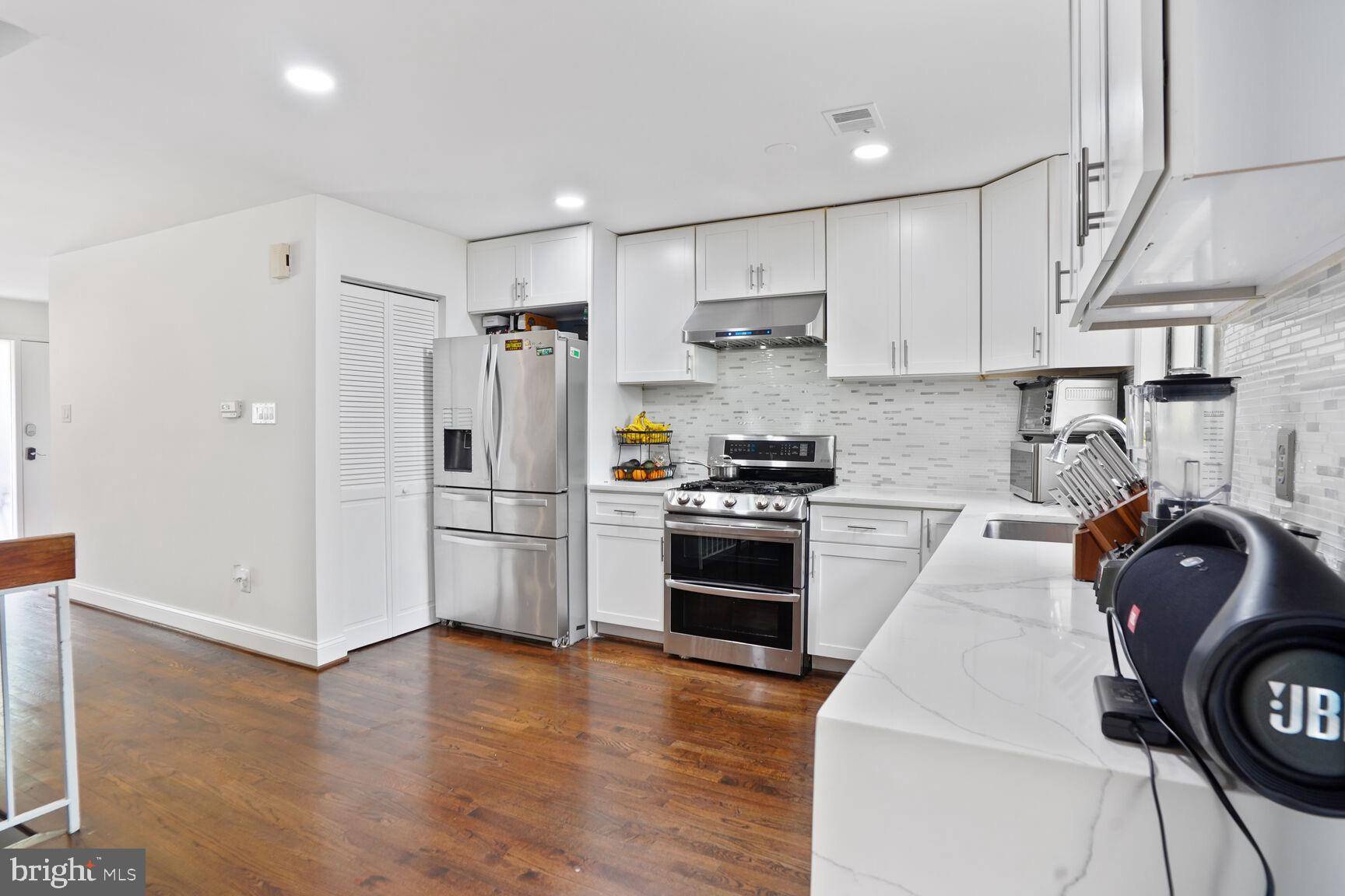 Reston, VA 20191,2412 SOUTHGATE SQ