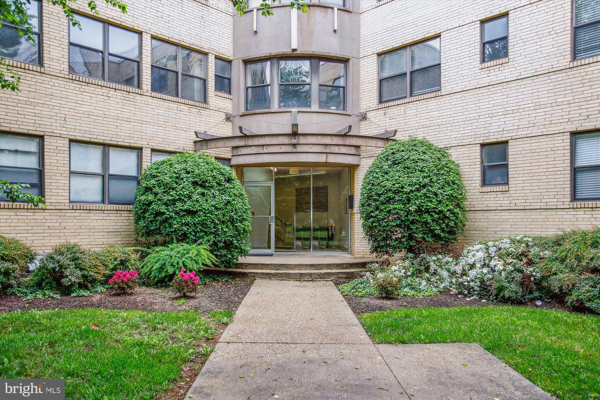 Washington, DC 20032,212 OAKWOOD ST SE #211