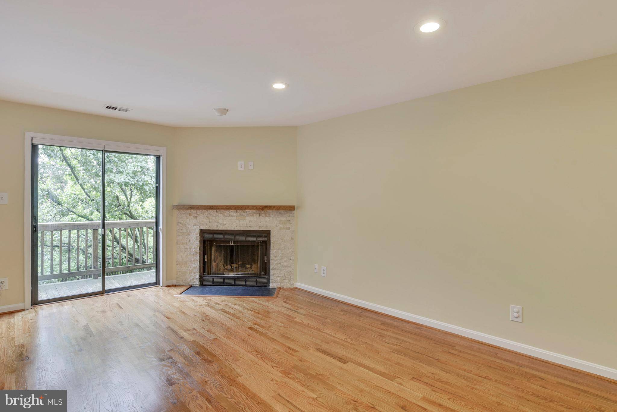 Arlington, VA 22209,2107 ROLFE ST #D