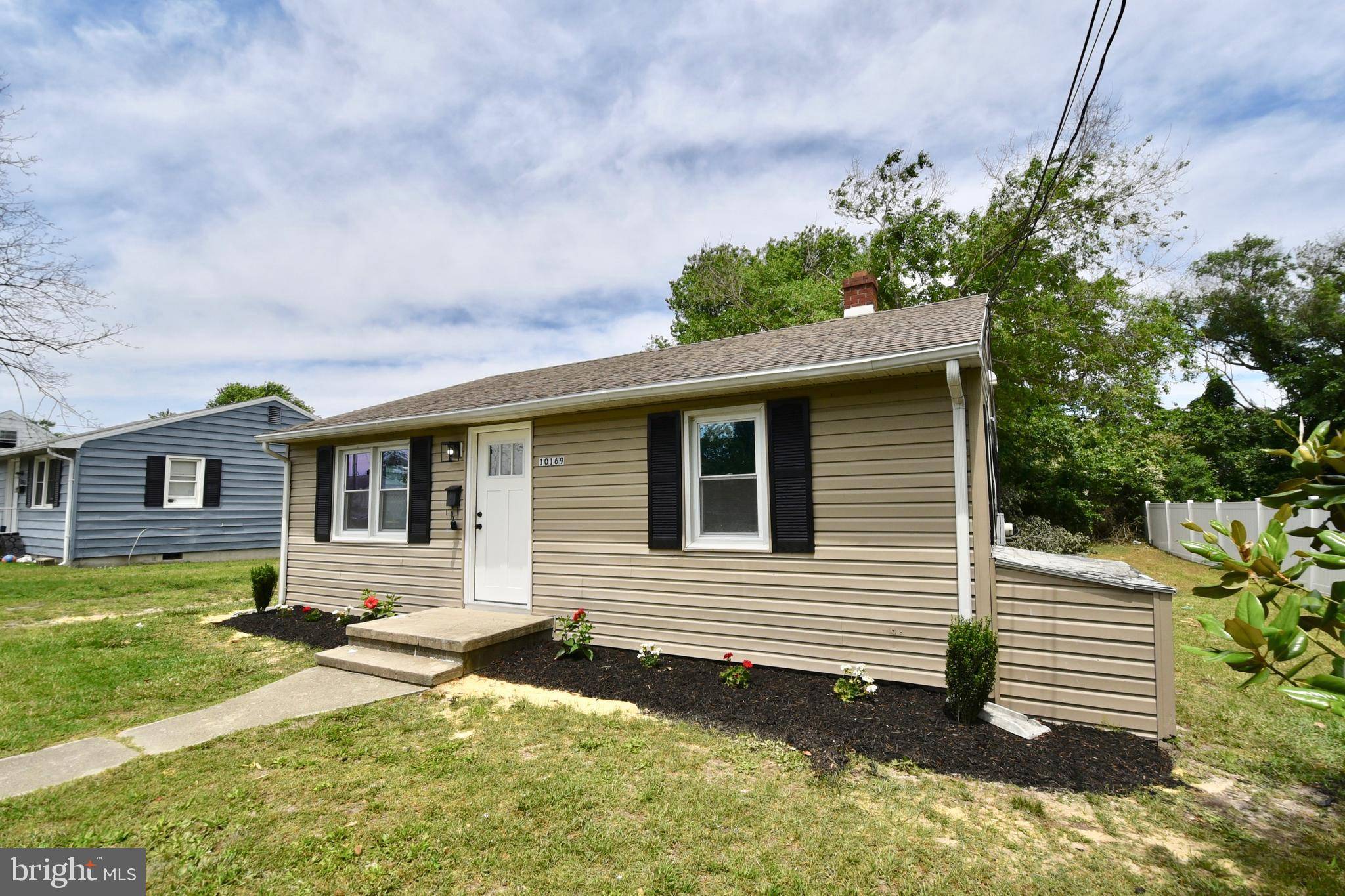 Laurel, DE 19956,10169 LOCUST ST