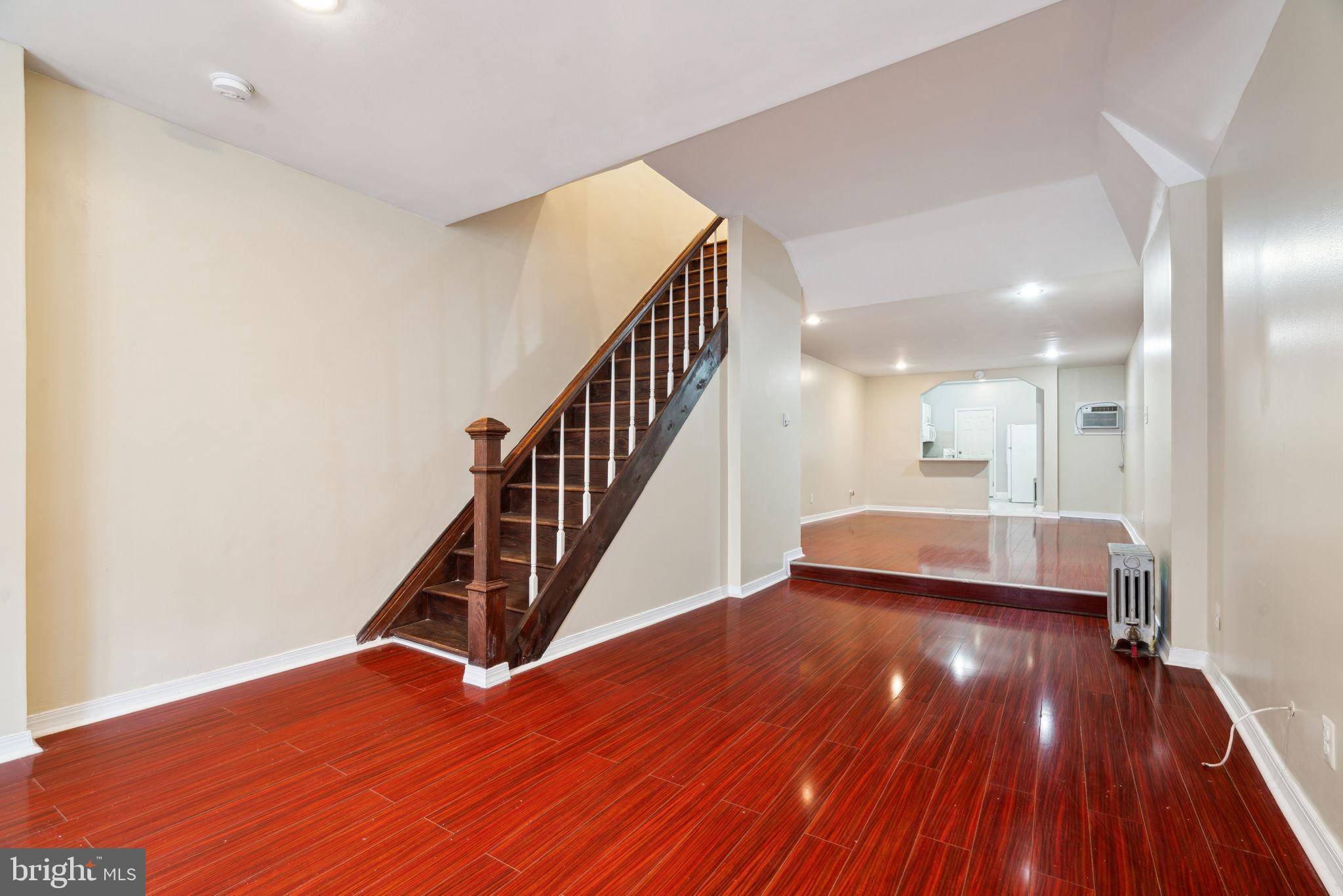 Philadelphia, PA 19133,2512 N FRONT ST