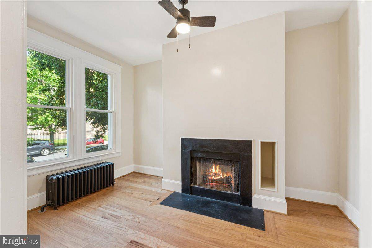 Washington, DC 20003,728 13TH ST SE