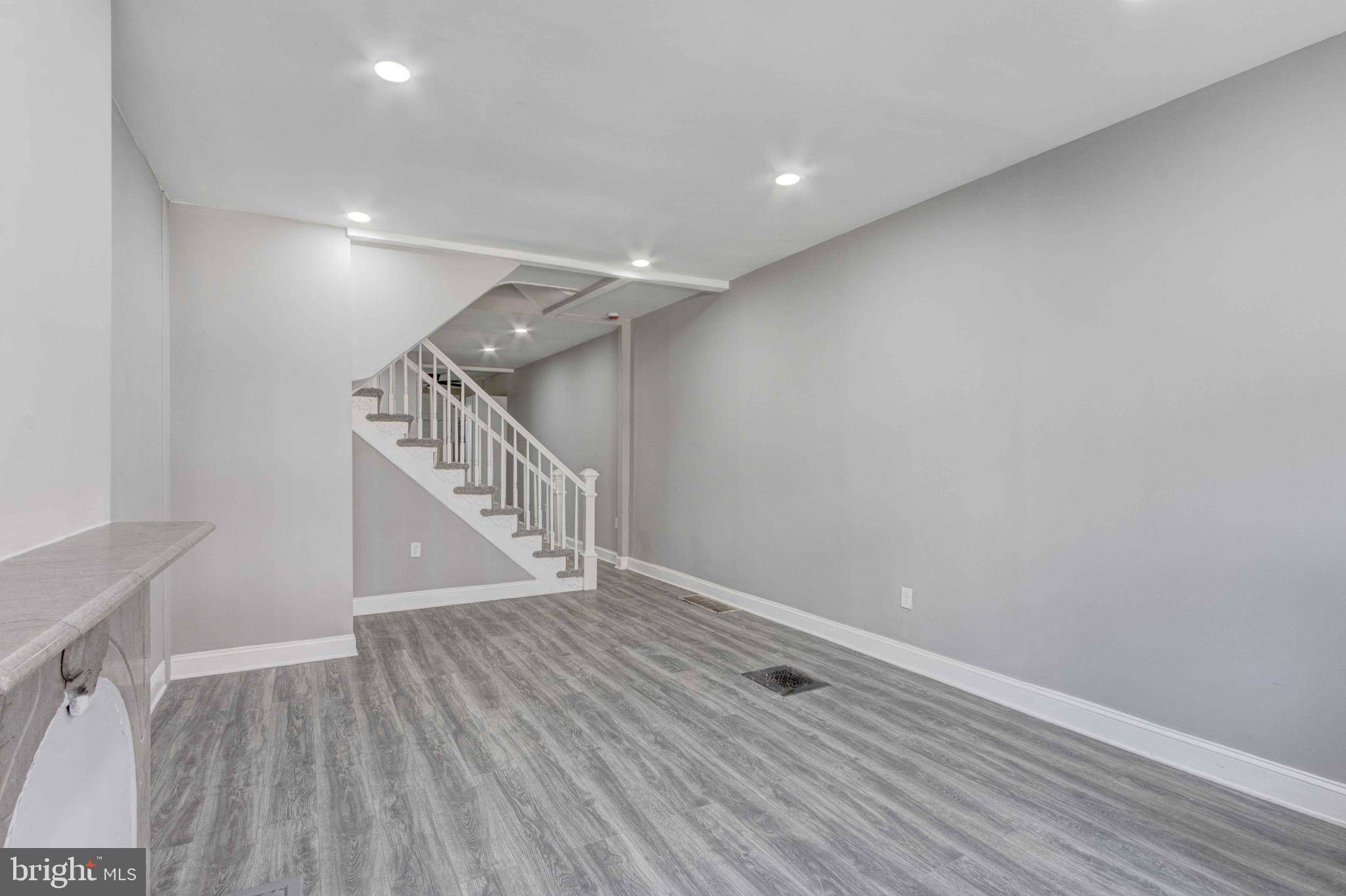 Baltimore, MD 21217,739 DOLPHIN ST