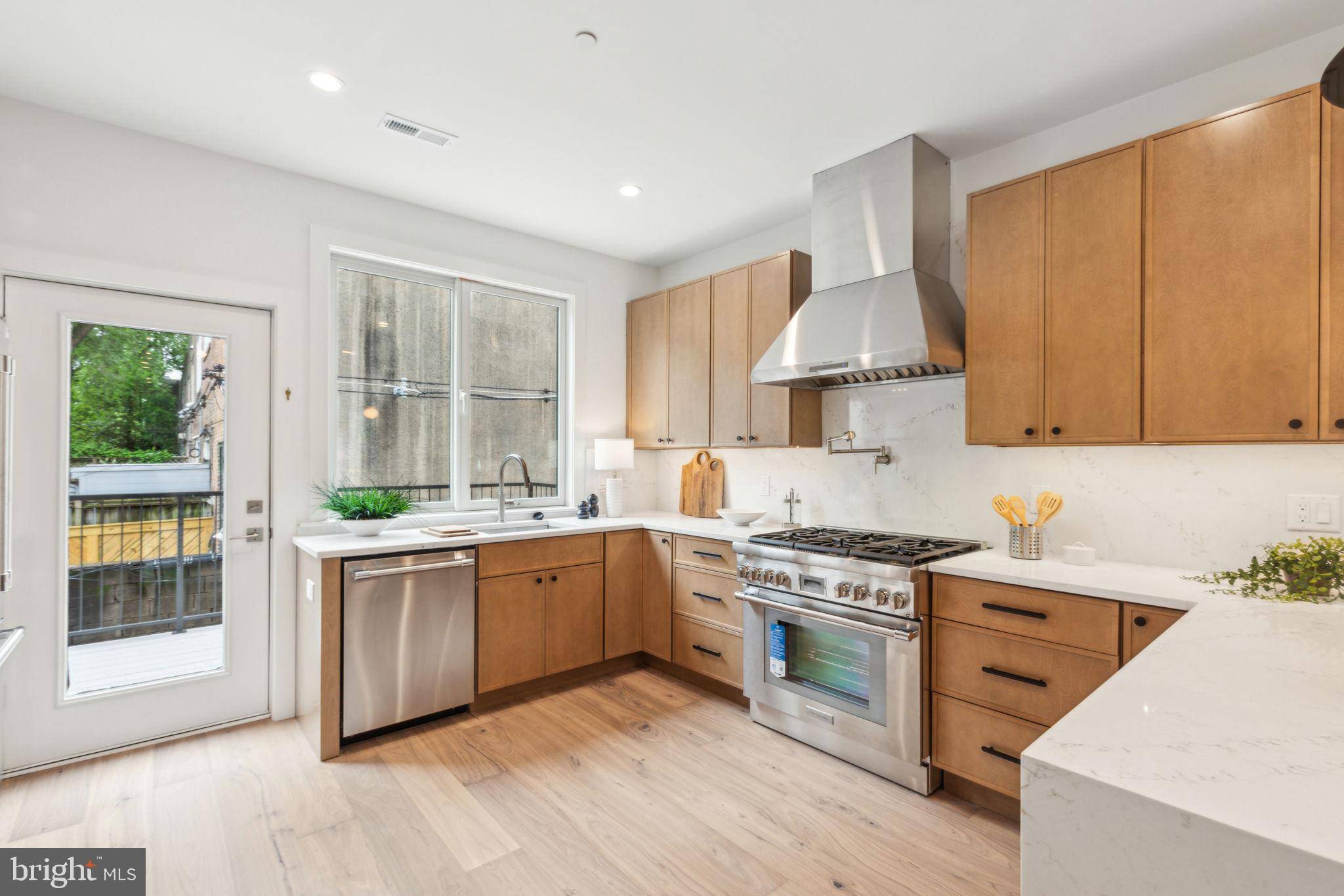 Philadelphia, PA 19103,2610 PINE ST