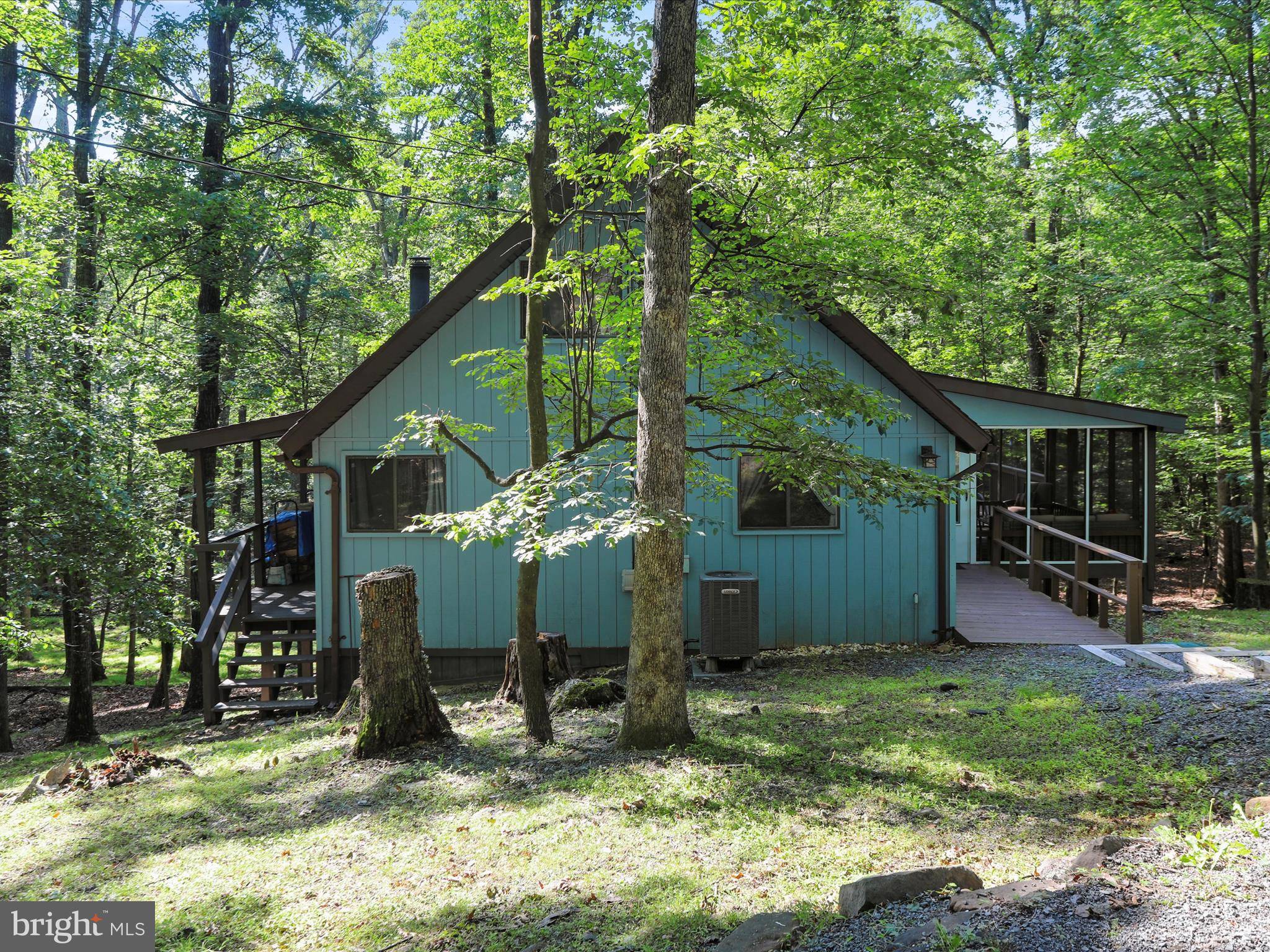 Hedgesville, WV 25427,239 ONONDAGA TRL