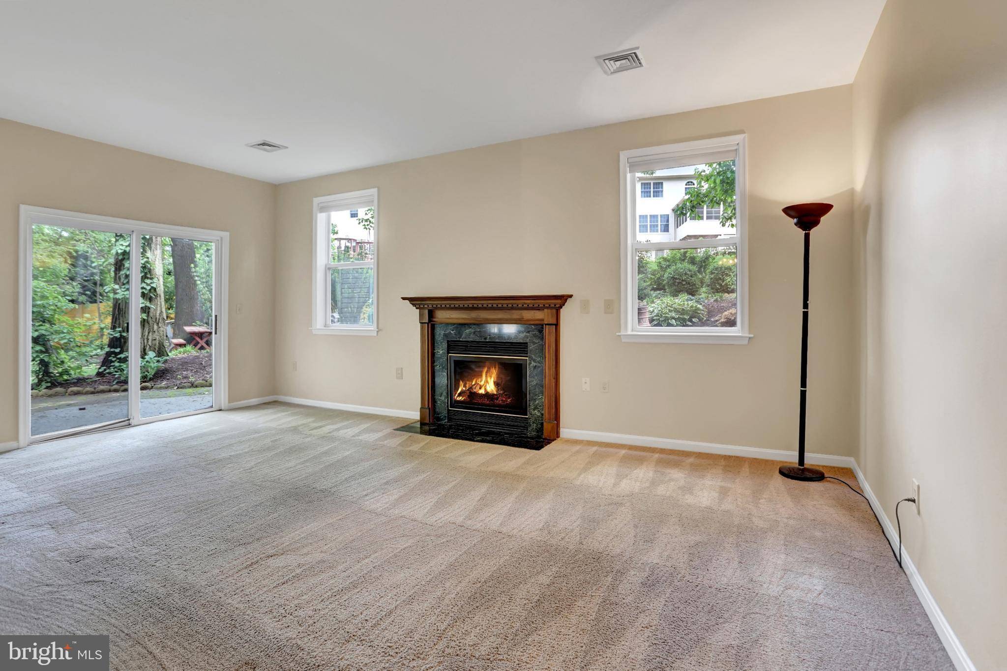 Harrisburg, PA 17111,1027 OAK KNOLL DR