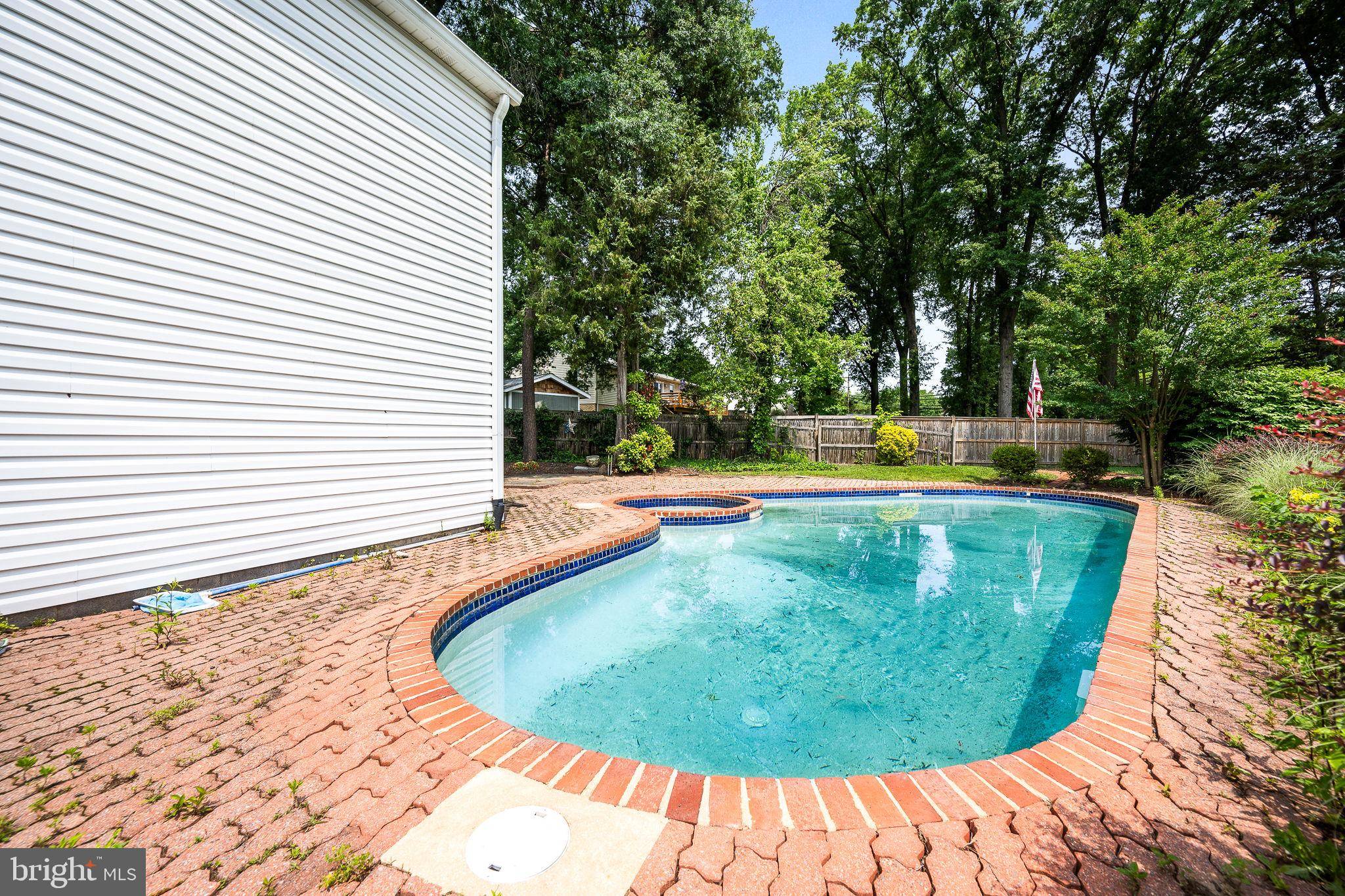 Herndon, VA 20170,1213 TERRYLYNN CT