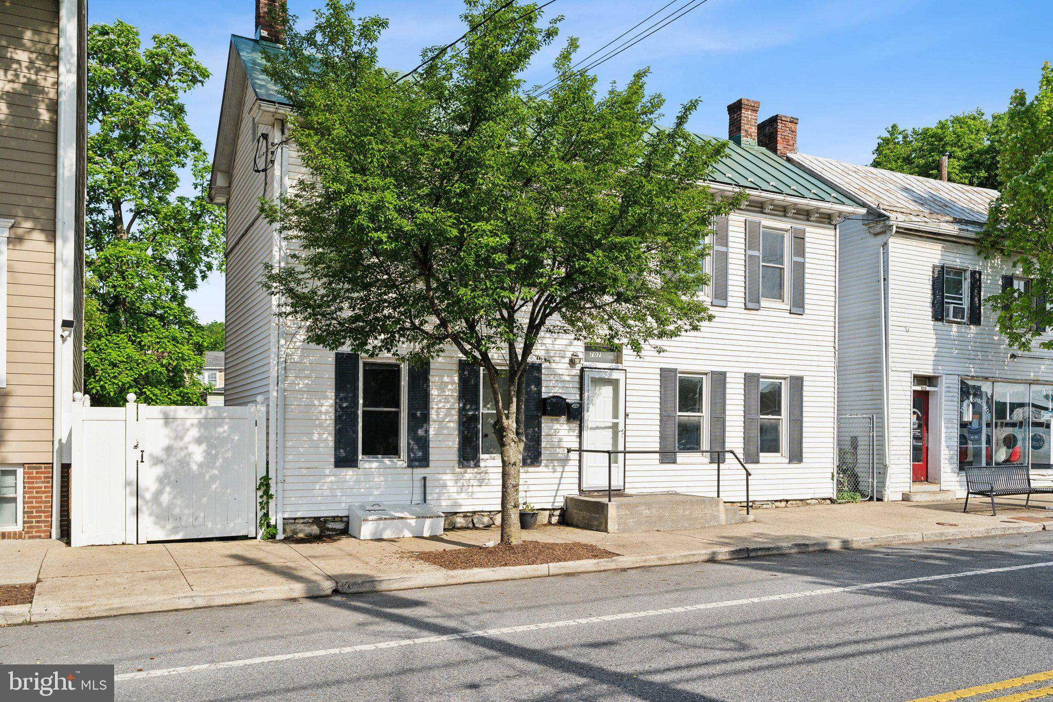 Winchester, VA 22601,707 S BRADDOCK ST