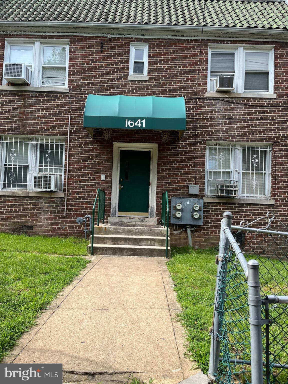 Washington, DC 20020,1641 V ST SE #2