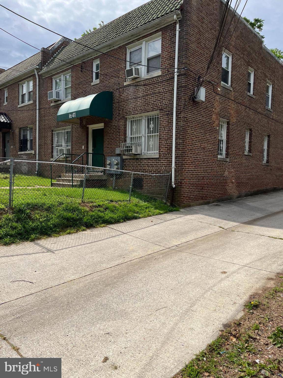 Washington, DC 20020,1641 V ST SE #2