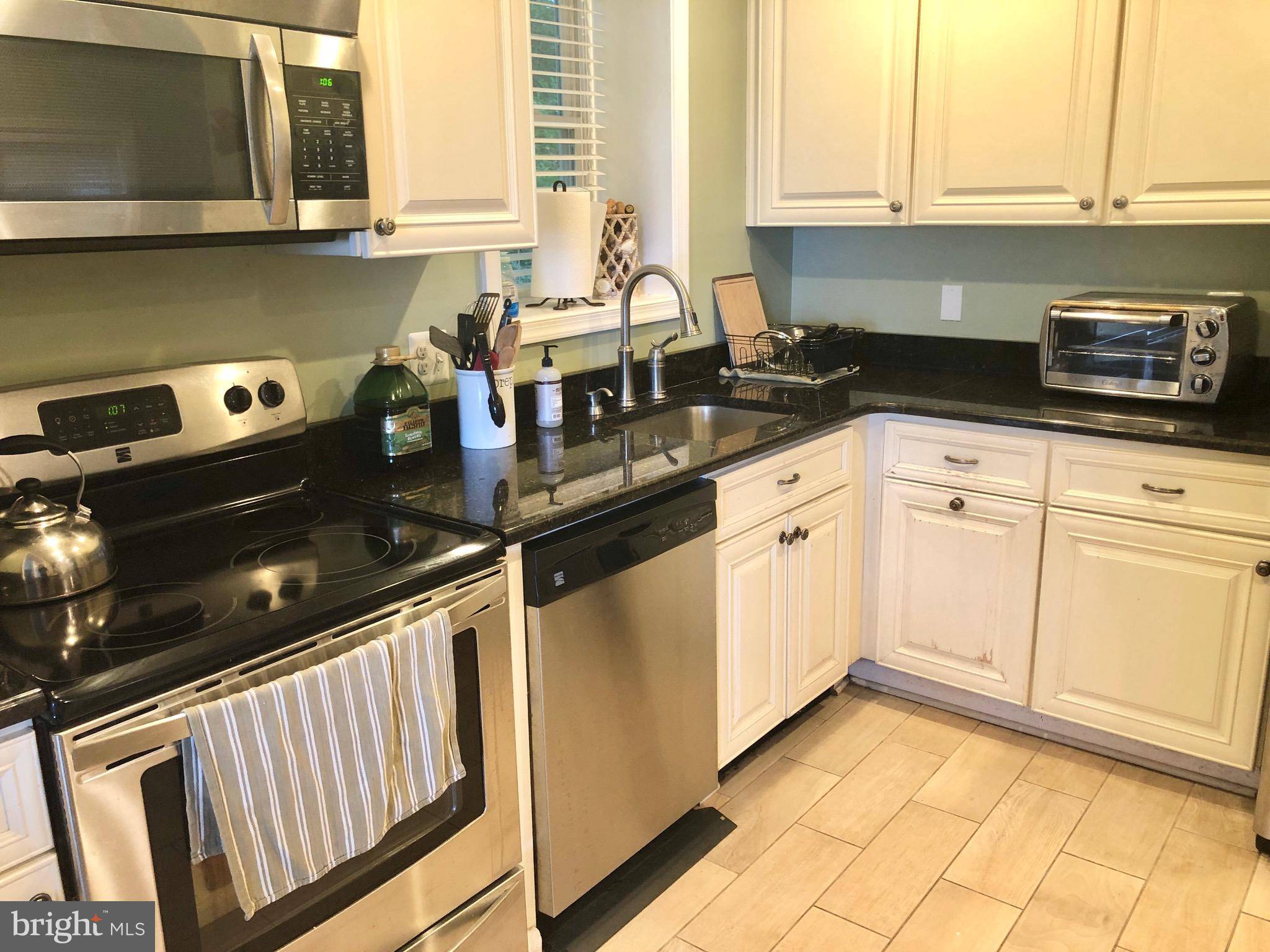 Edgewater, MD 21037,332 ARBUTUS DR
