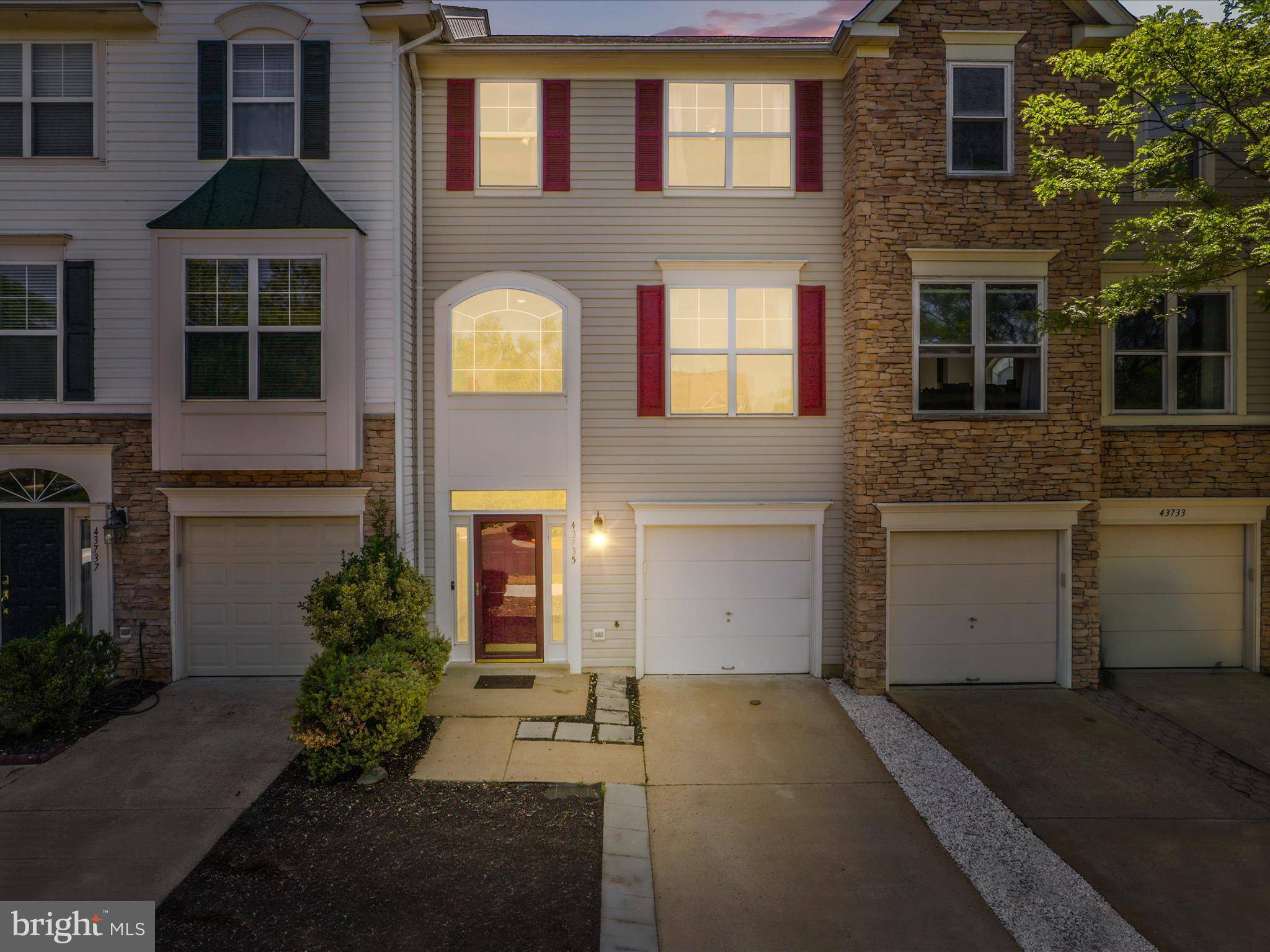 Chantilly, VA 20152,43735 SCARLET SQ