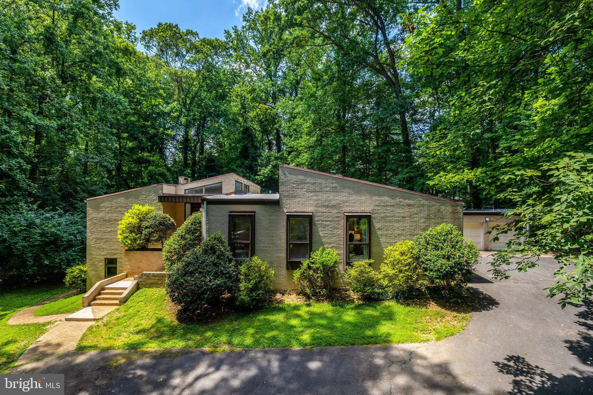 Fairfax, VA 22031,3520 GLENBROOK RD