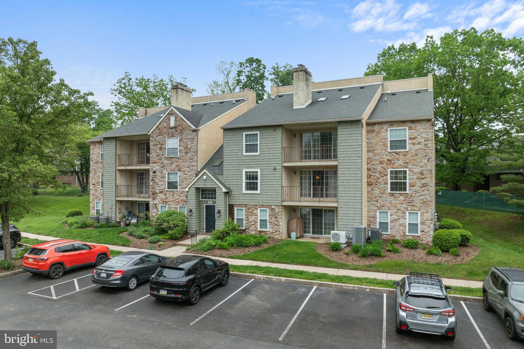 Norristown, PA 19403,108 DEER RUN