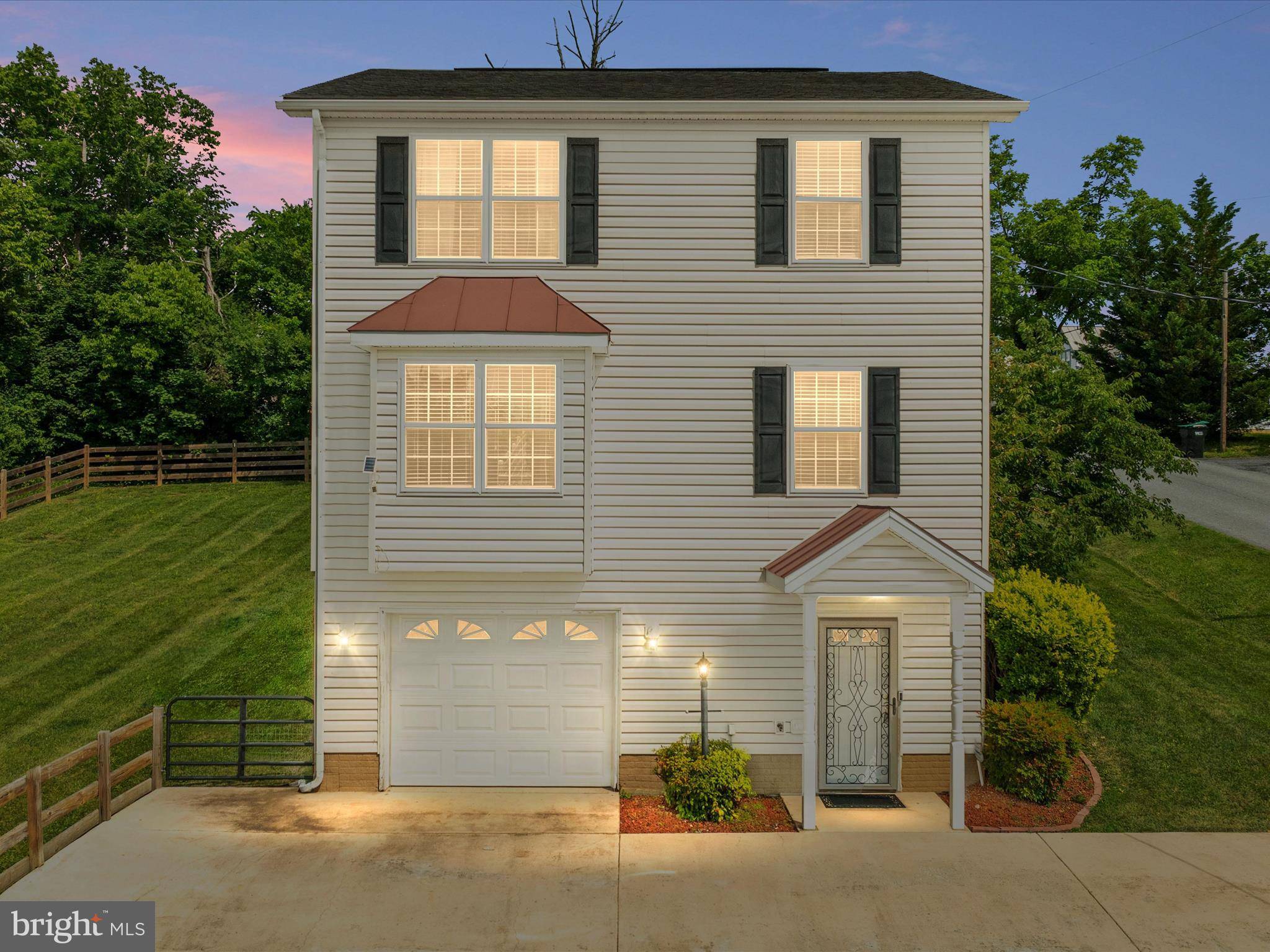 Strasburg, VA 22657,408 LEE ST