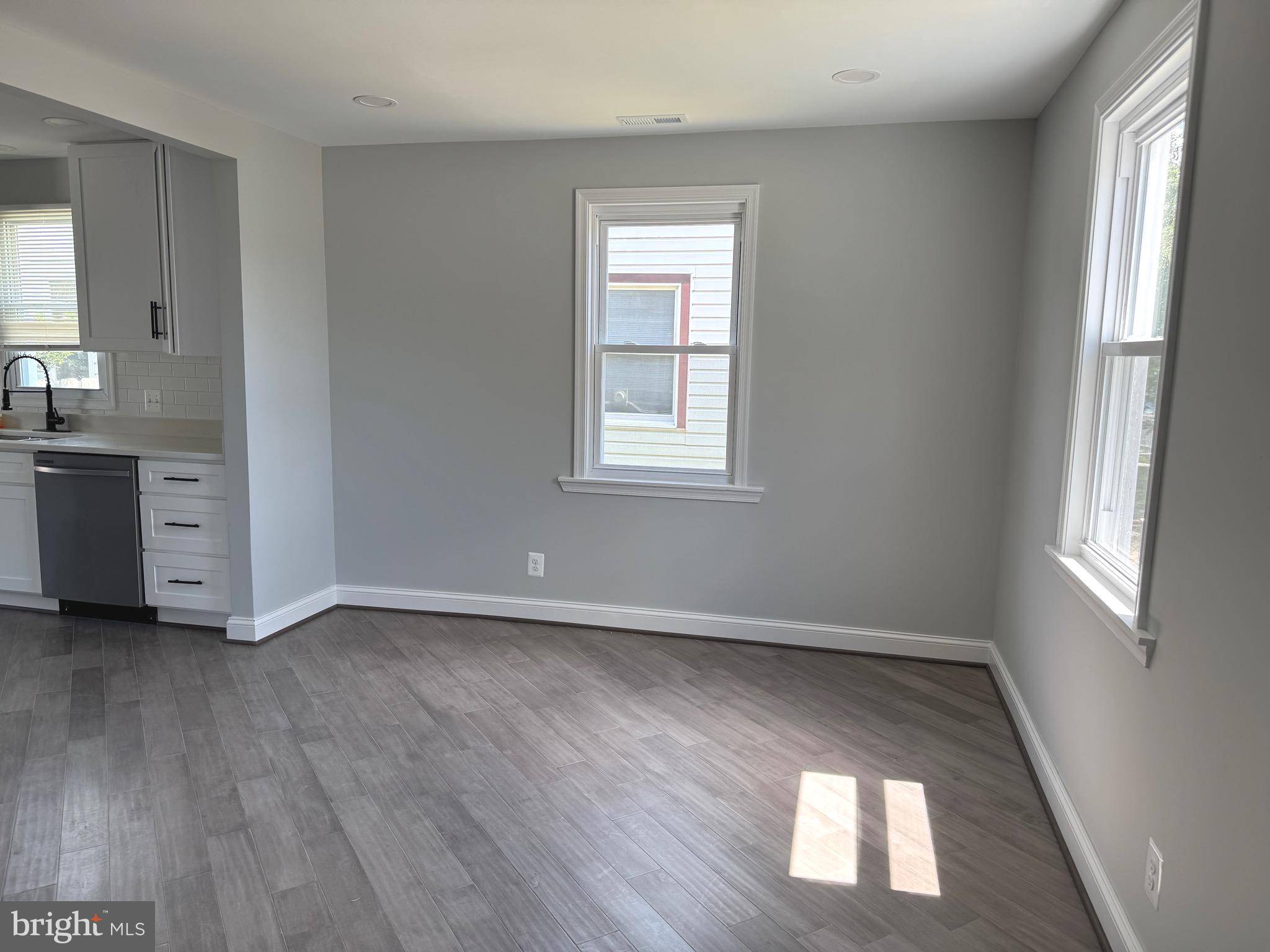 Essex, MD 21221,23 TERRACE RD