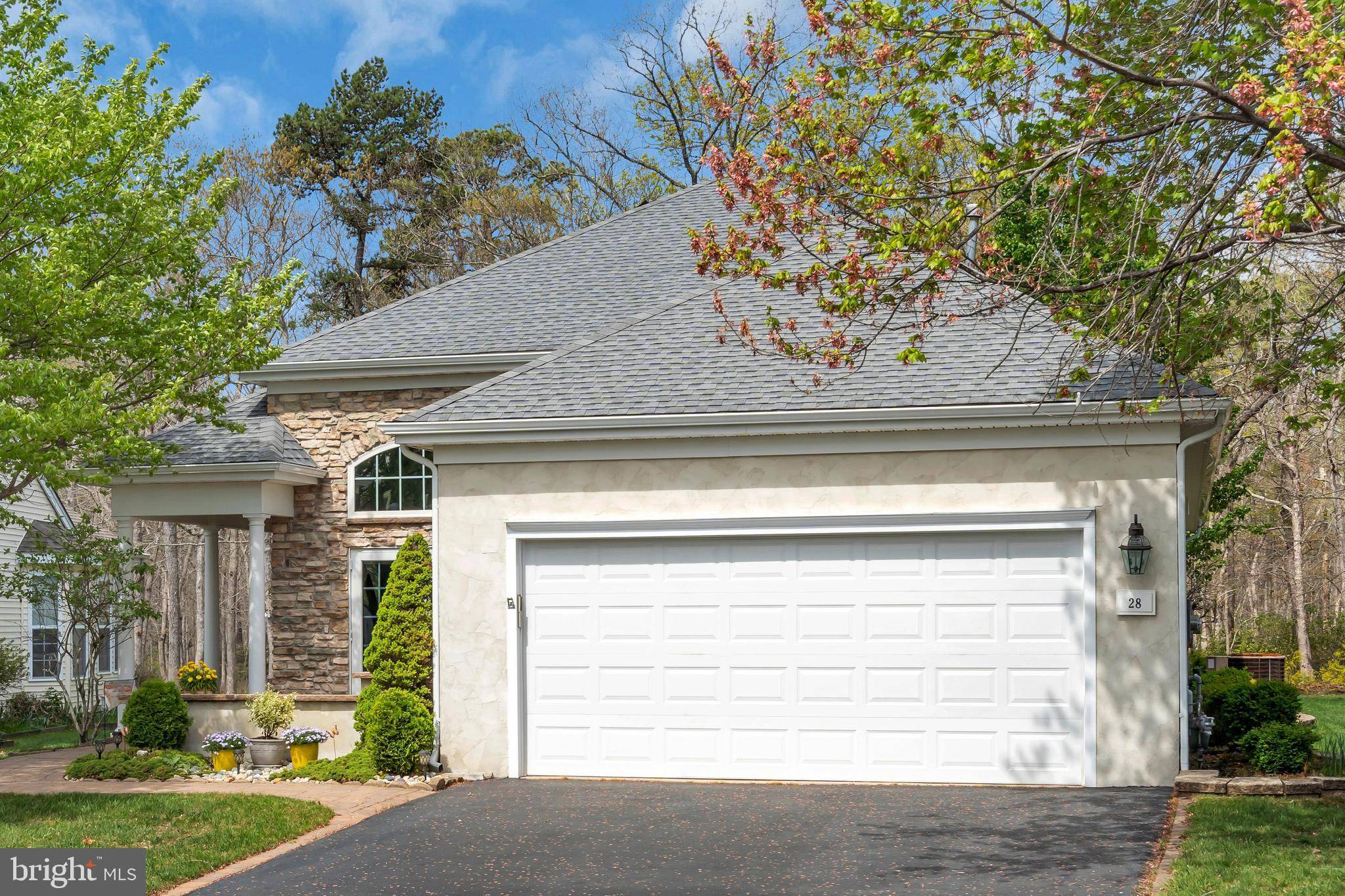 Barnegat, NJ 08005,28 PIERHEAD DR