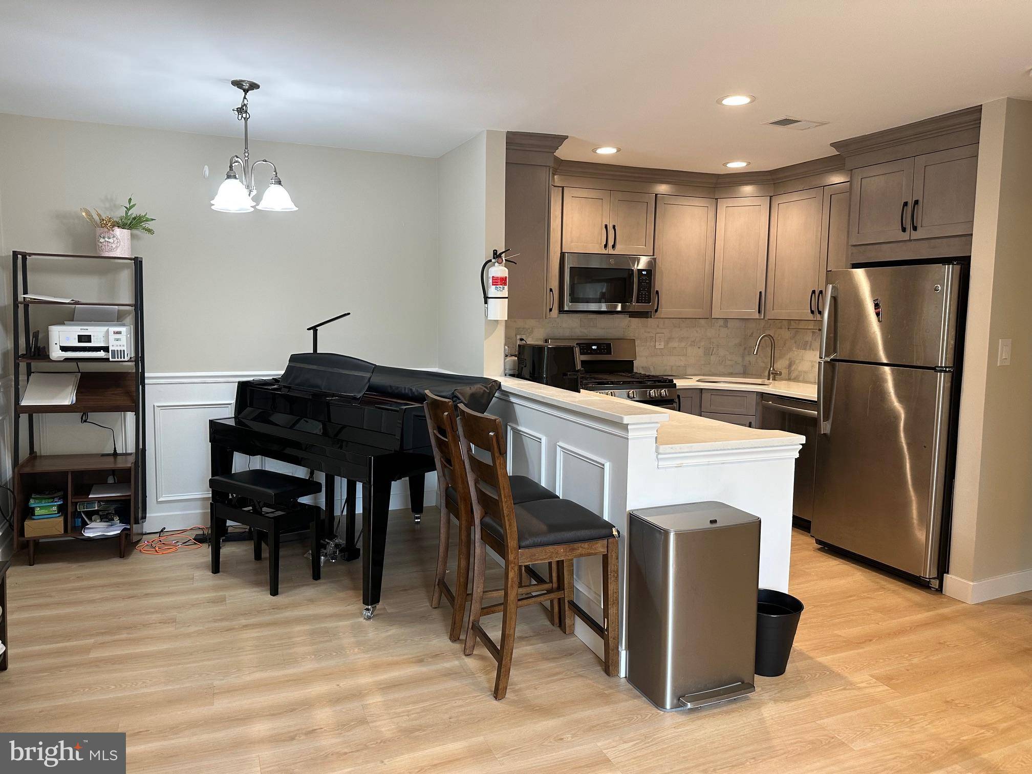 Lawrenceville, NJ 08648,28 BARBERRY CT