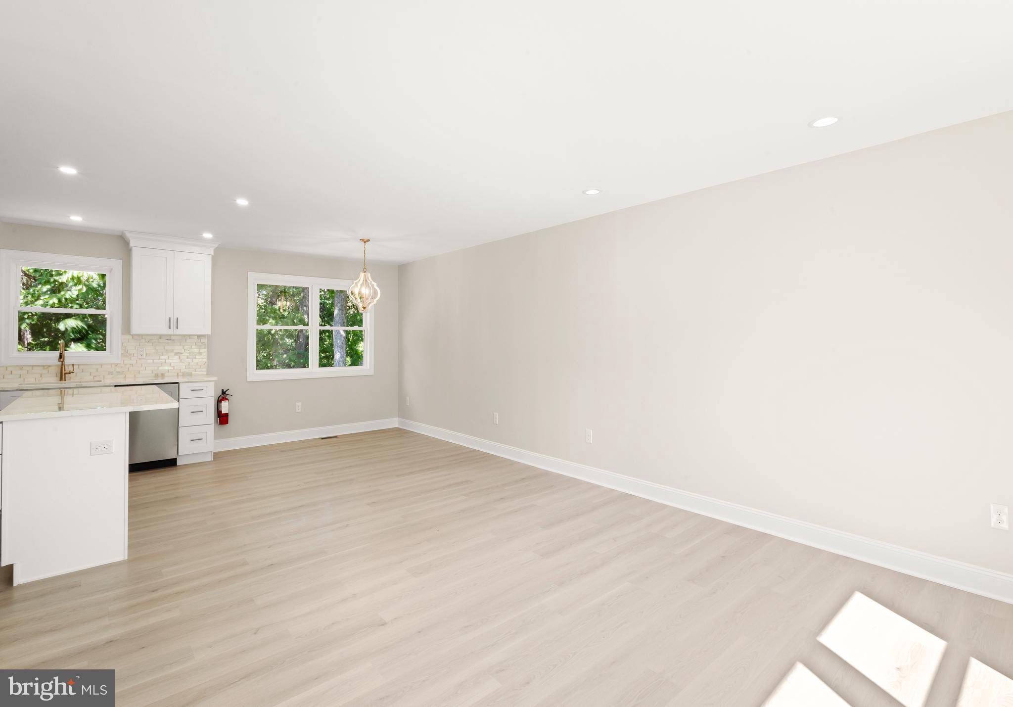 Sicklerville, NJ 08081,13 SAWOOD DR