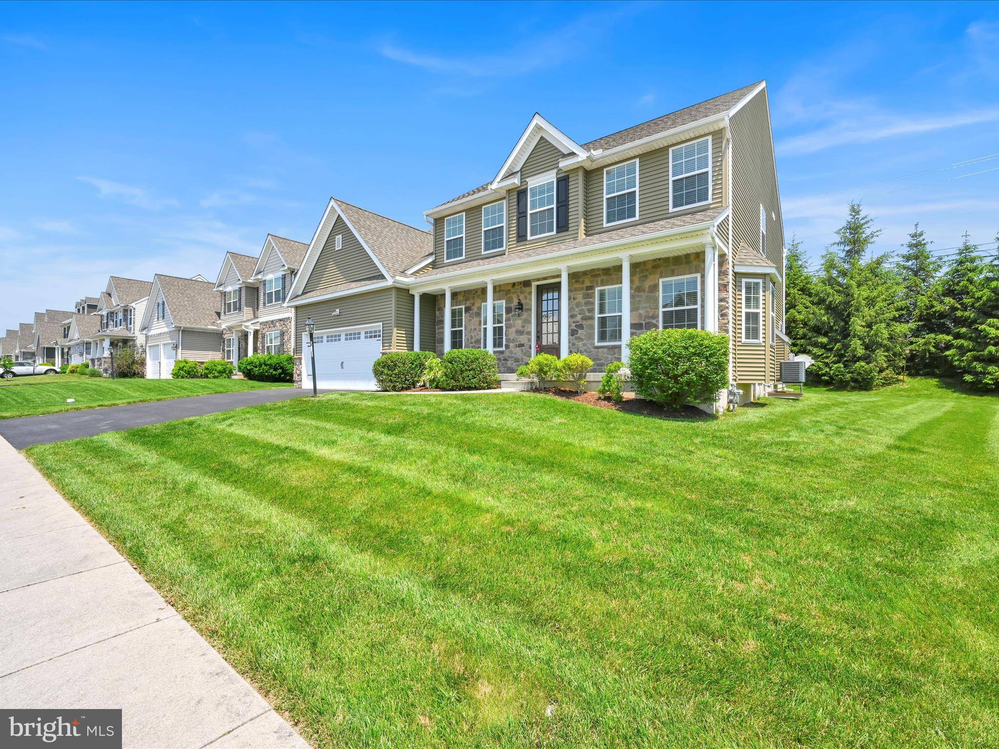 Lititz, PA 17543,628 WARMINSTER LN