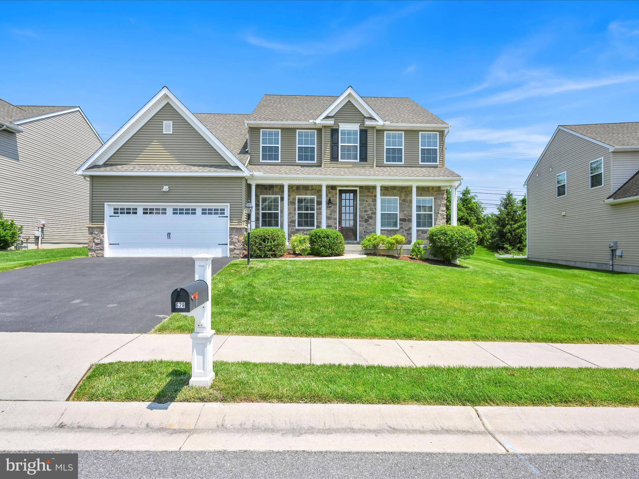 Lititz, PA 17543,628 WARMINSTER LN