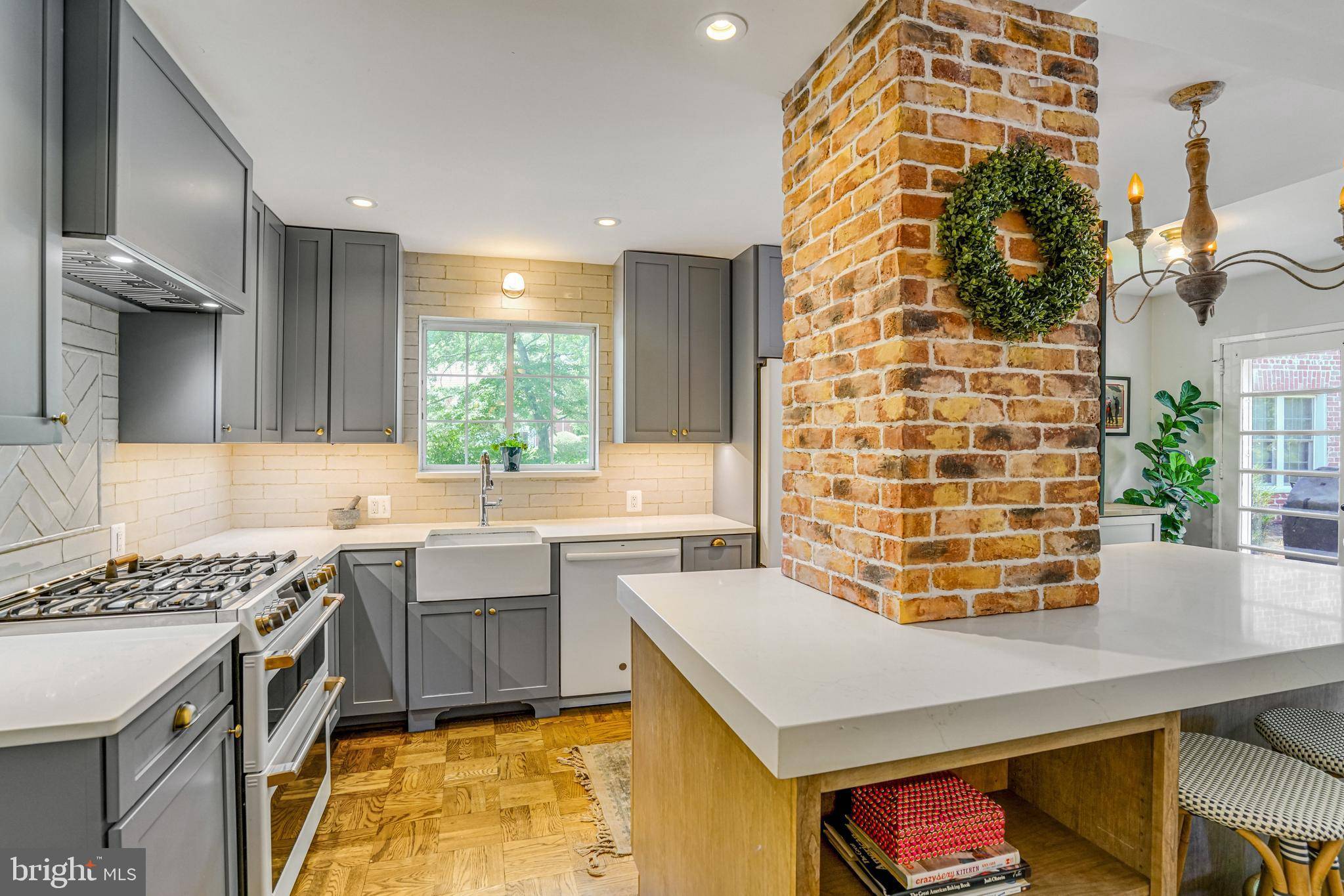 Alexandria, VA 22302,1653 MOUNT EAGLE PL