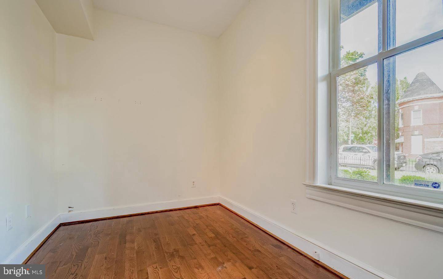 Washington, DC 20002,1133 D ST NE #1B
