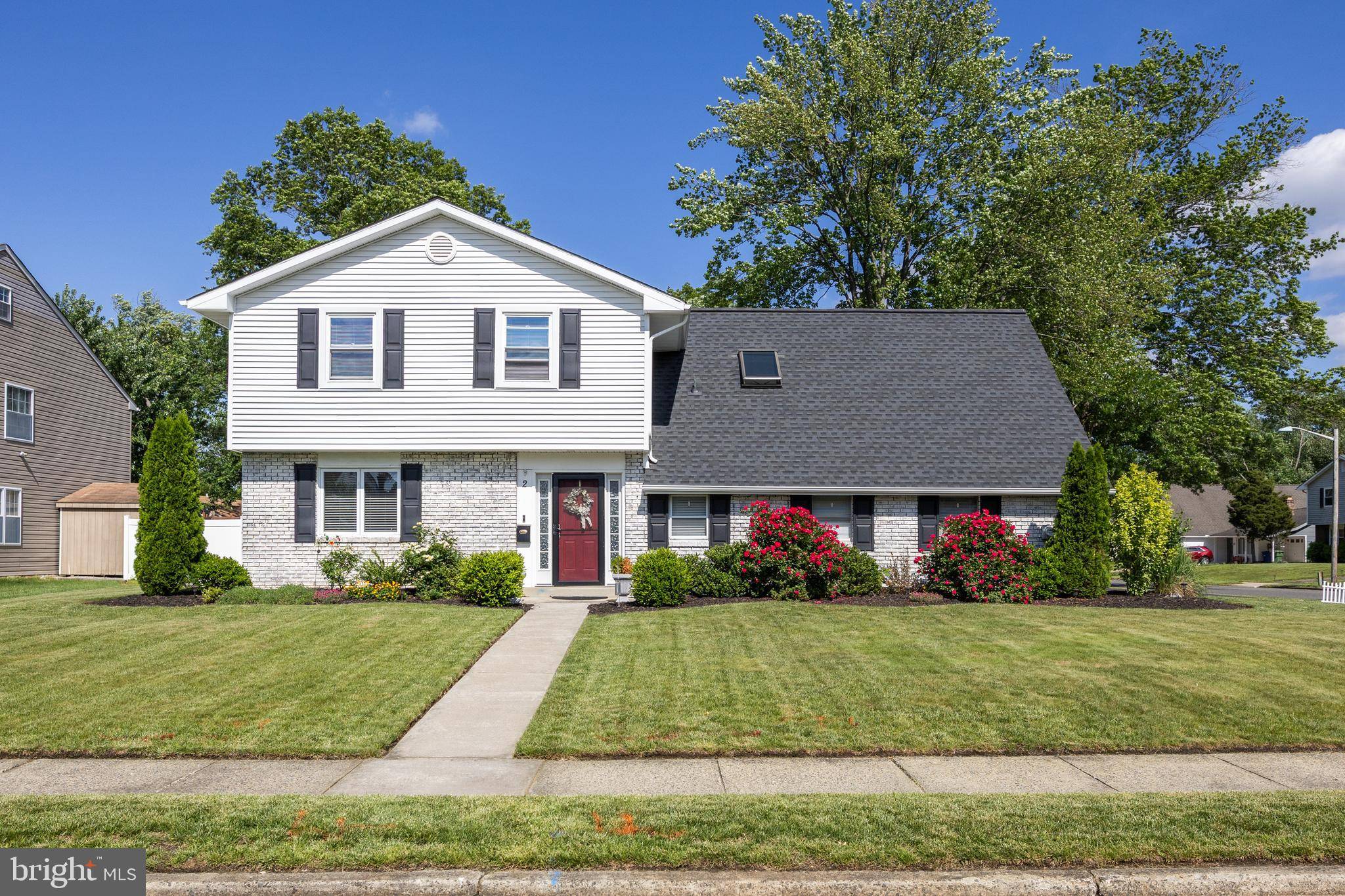 Marlton, NJ 08053,2 ERYNWOOD AVE