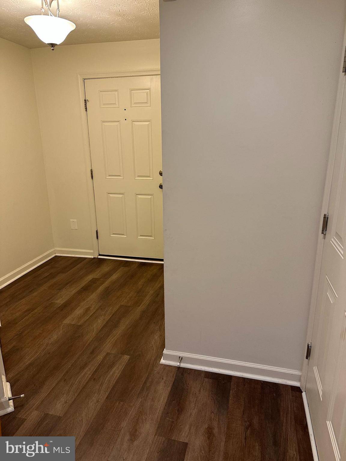 Glen Burnie, MD 21060,7216 MOCKINGBIRD CIR