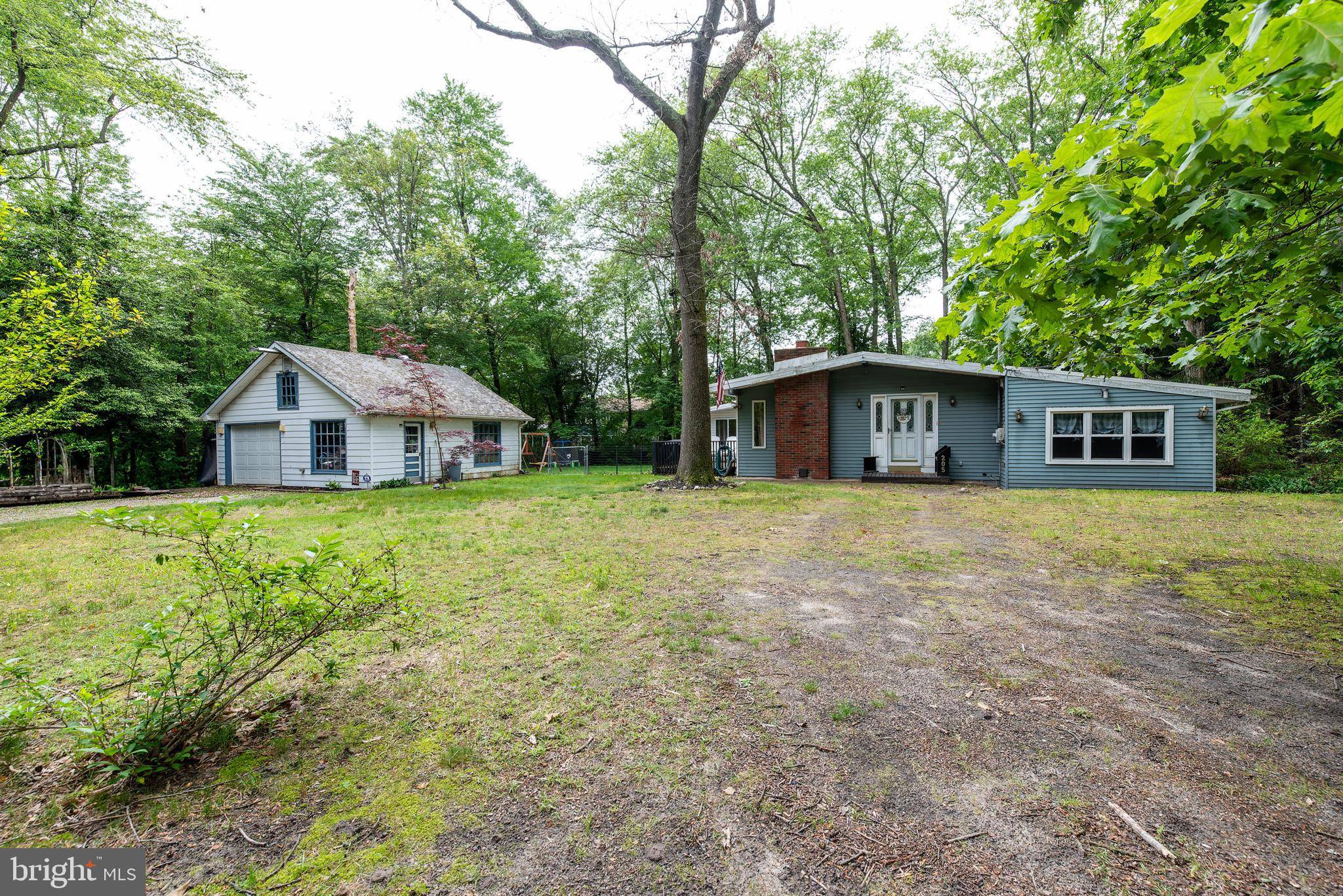Berlin, NJ 08009,205 PEARTREE AVE
