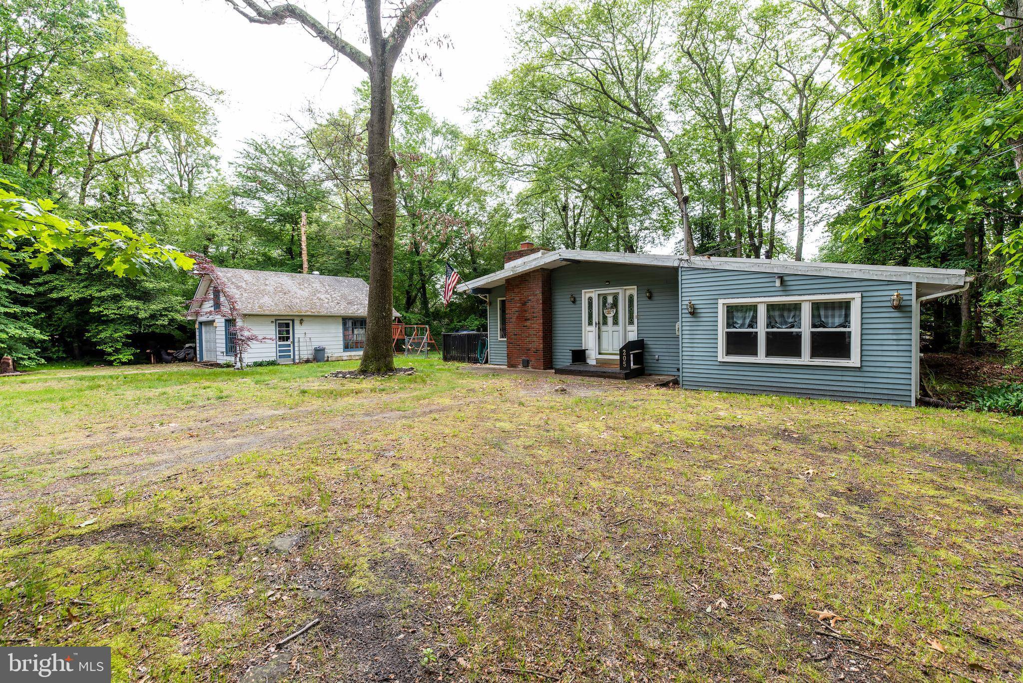 Berlin, NJ 08009,205 PEARTREE AVE