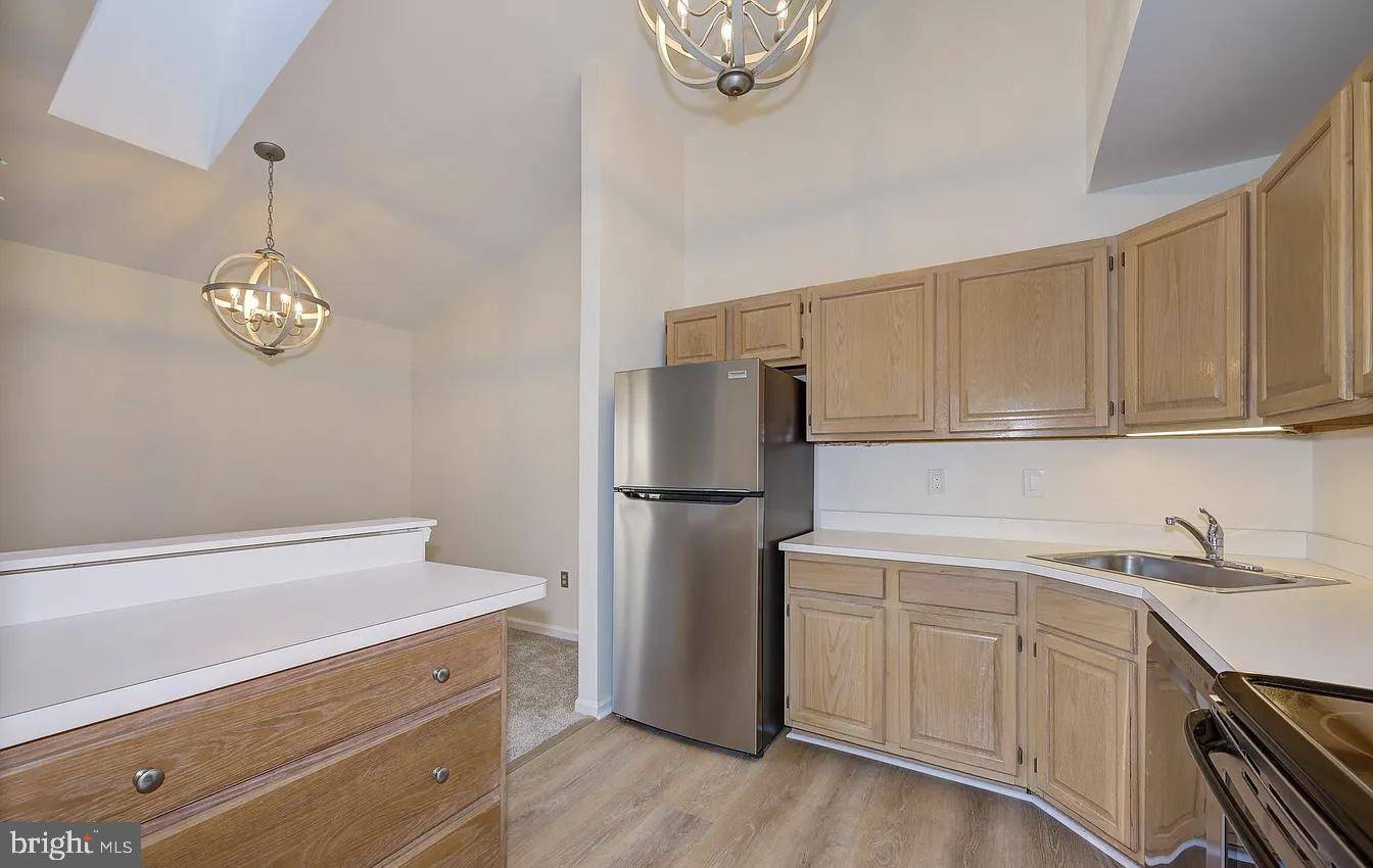 Moorestown, NJ 08057,33 ERASER RD
