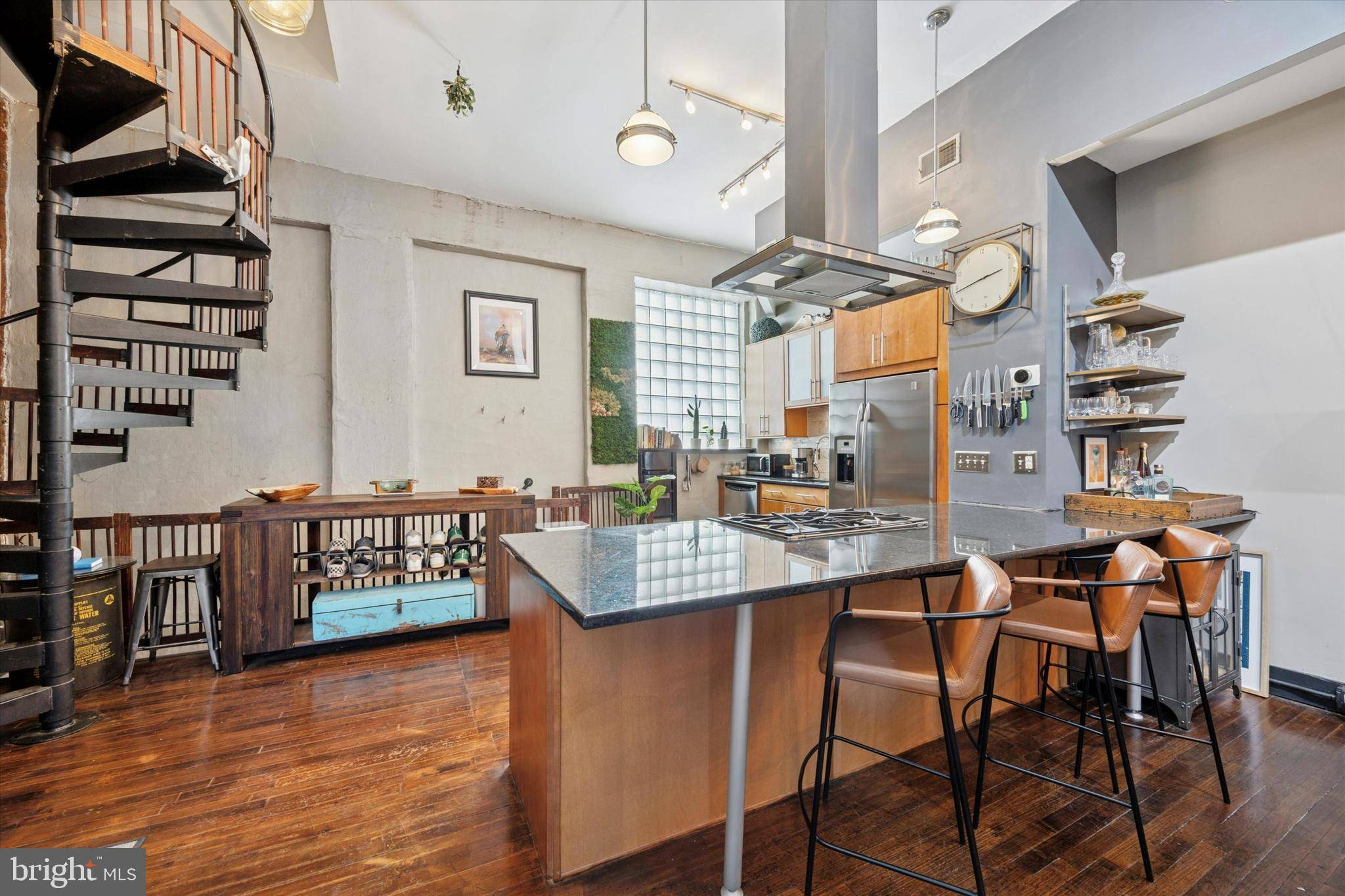 Philadelphia, PA 19106,233 VINE ST #E1