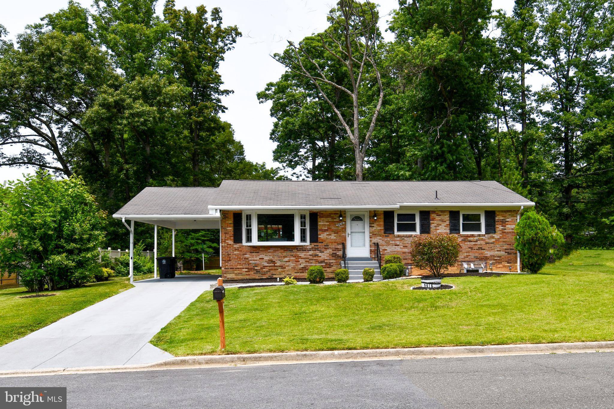 Clinton, MD 20735,9616 SMALL DR