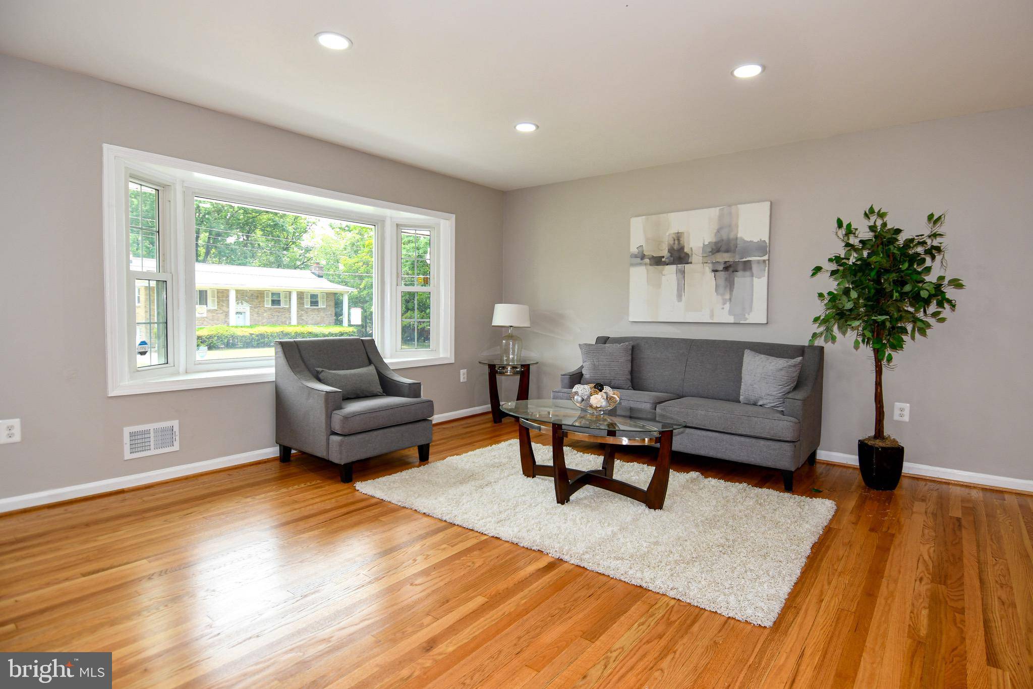 Clinton, MD 20735,9616 SMALL DR
