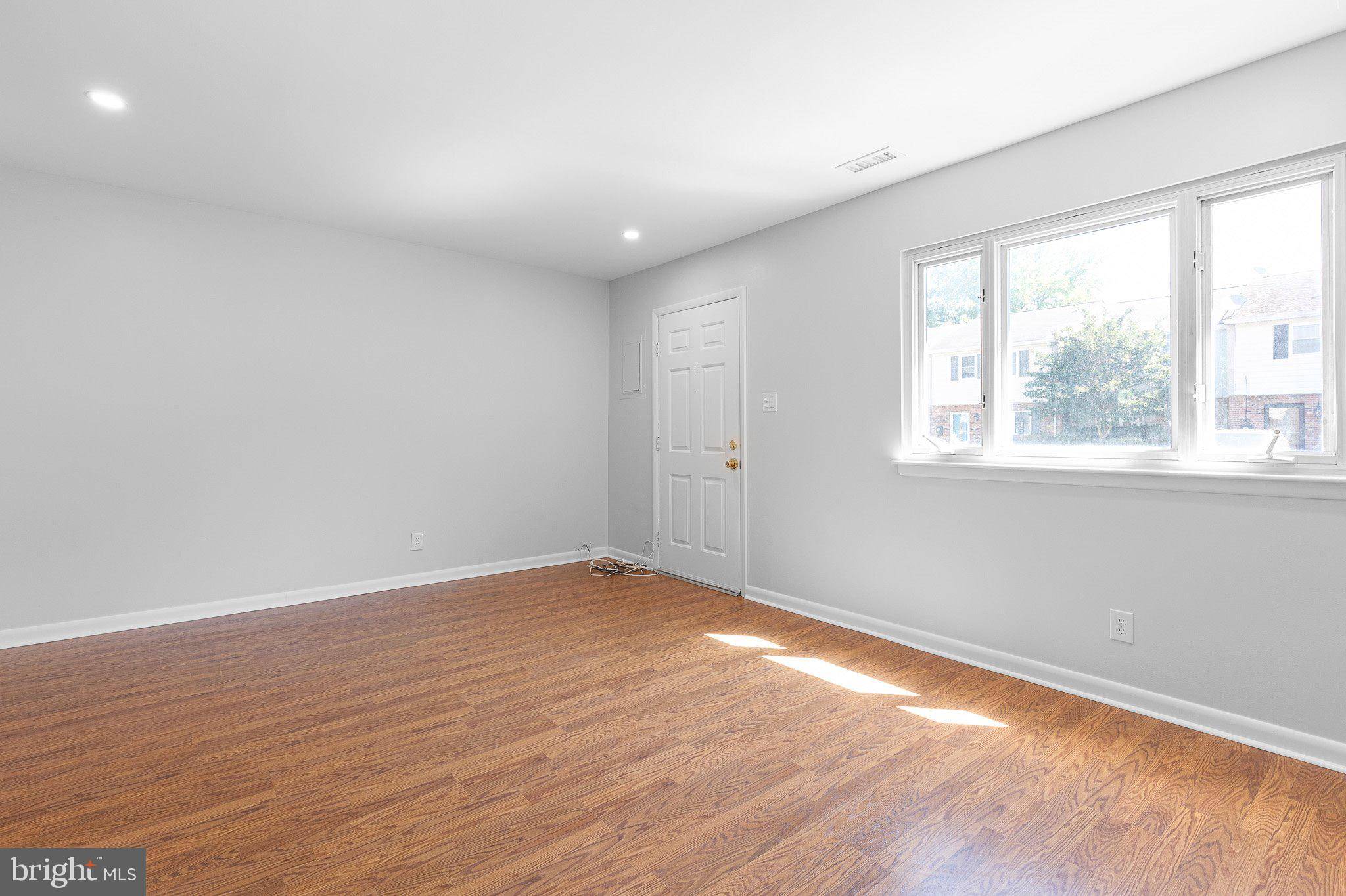 Newark, DE 19702,10 JAMES CT