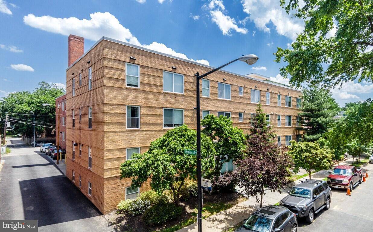 Washington, DC 20003,420 16TH ST SE #202