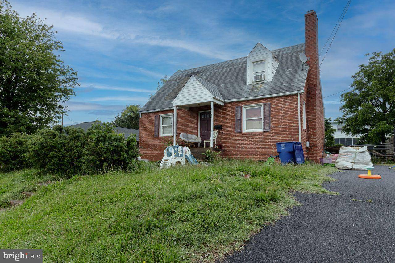 Front Royal, VA 22630,227 MANASSAS AVE