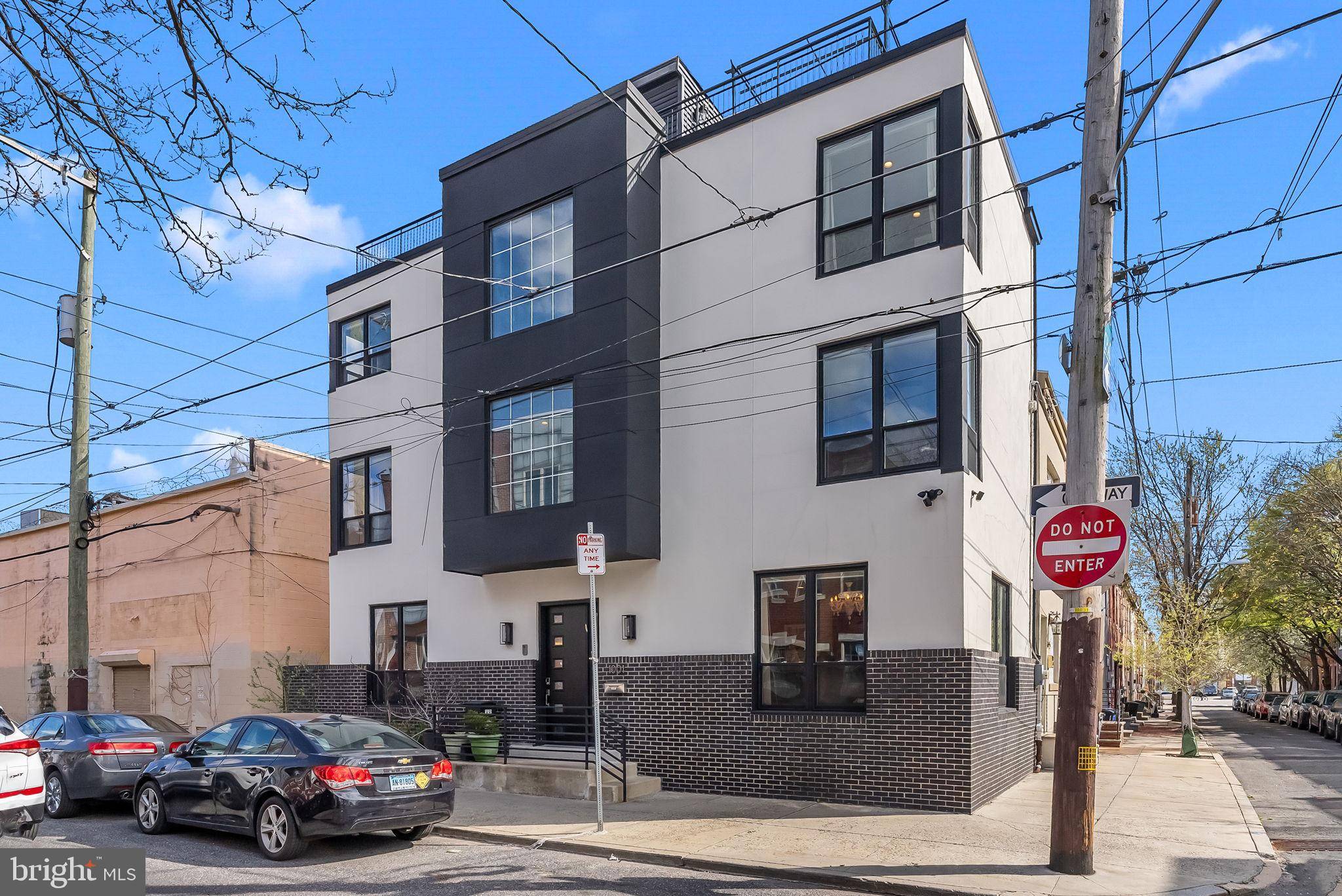Philadelphia, PA 19146,1001 S CHADWICK ST