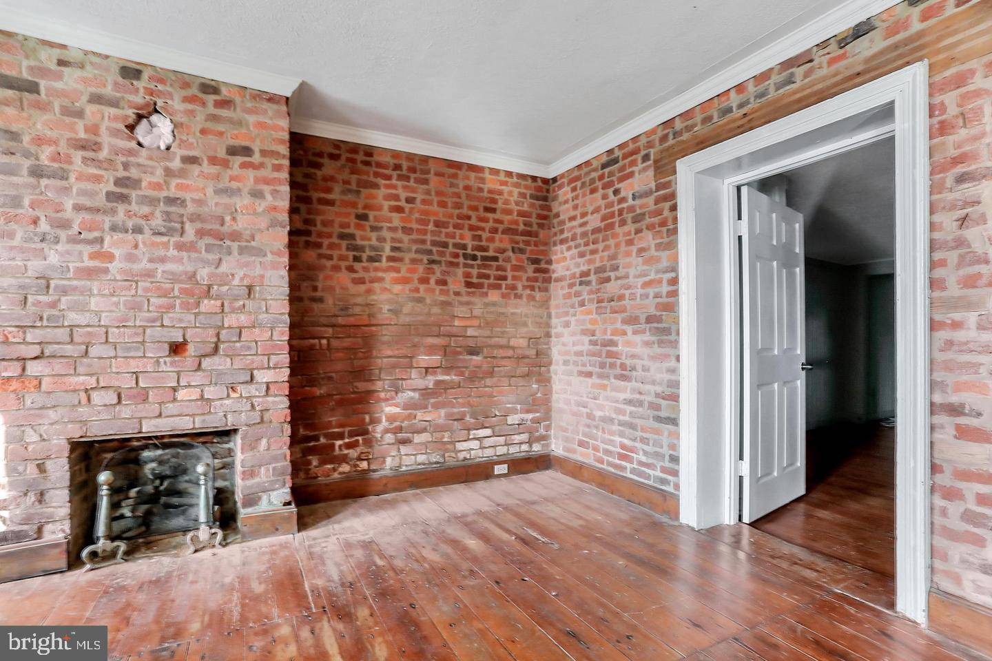 Strasburg, VA 22657,110 N MASSANUTTEN ST