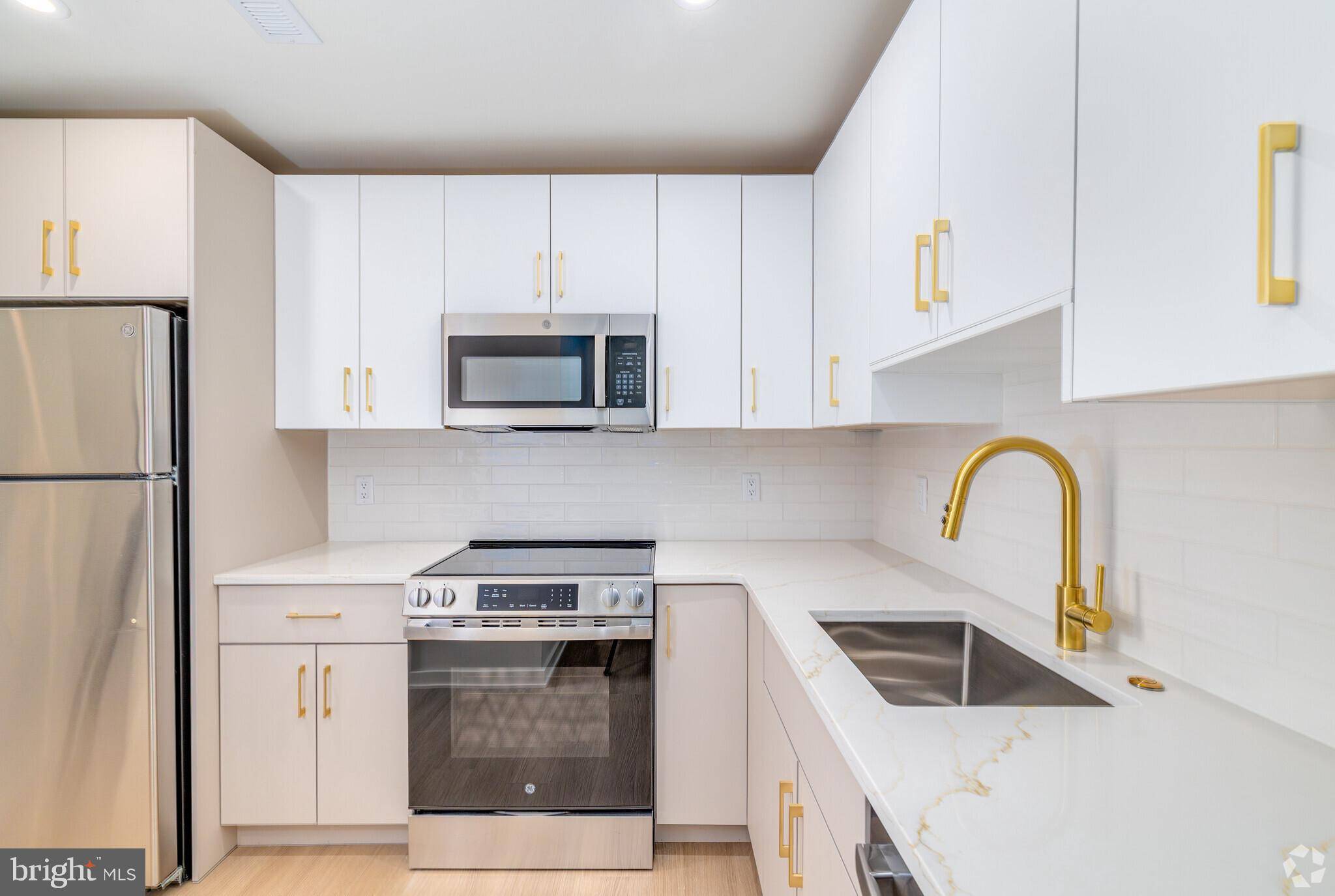 Philadelphia, PA 19106,416 VINE ST #313