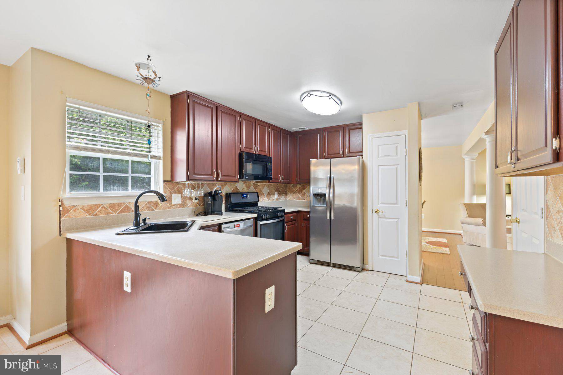 Woodbridge, VA 22193,13853 MEADOWBROOK RD