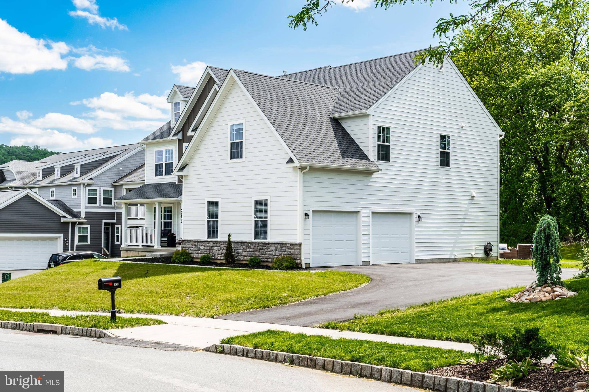 Easton, PA 18040,2638 HOLLOW VIEW DR