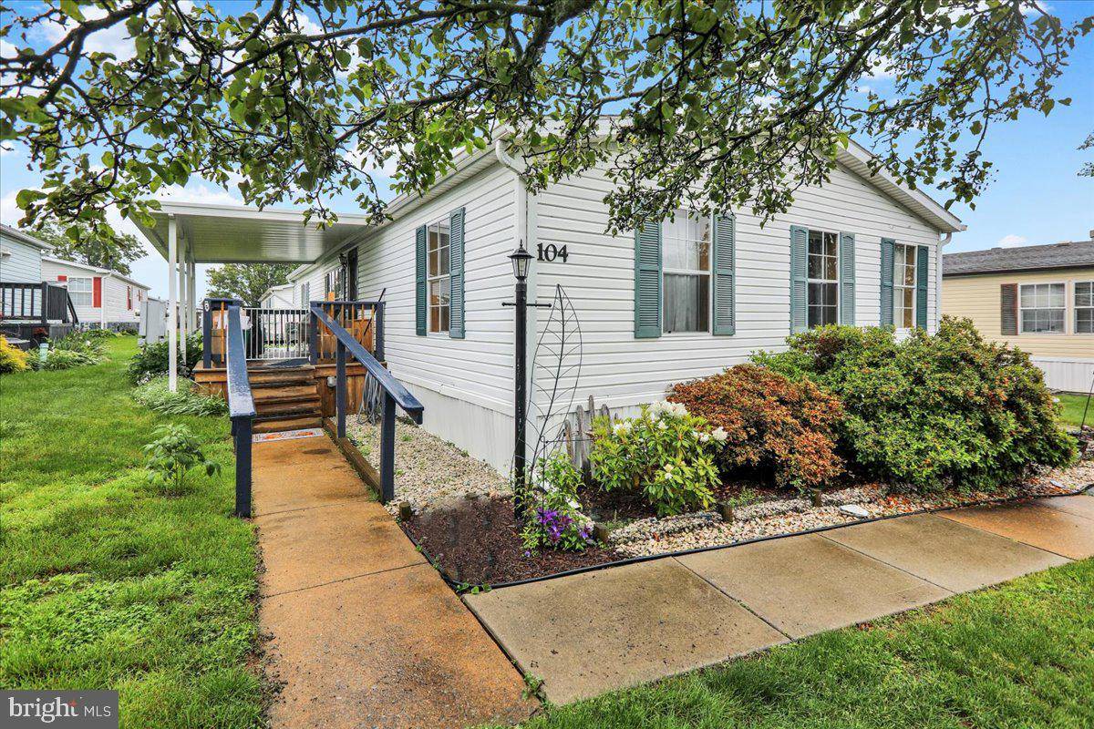 Lancaster, PA 17603,104 SILVER WIND CT S