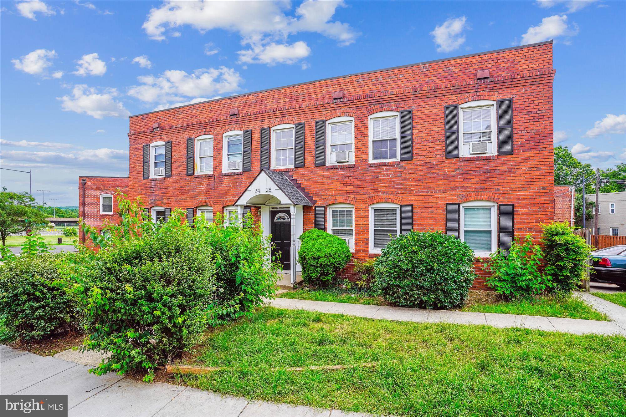 Washington, DC 20002,2425 E ST NE
